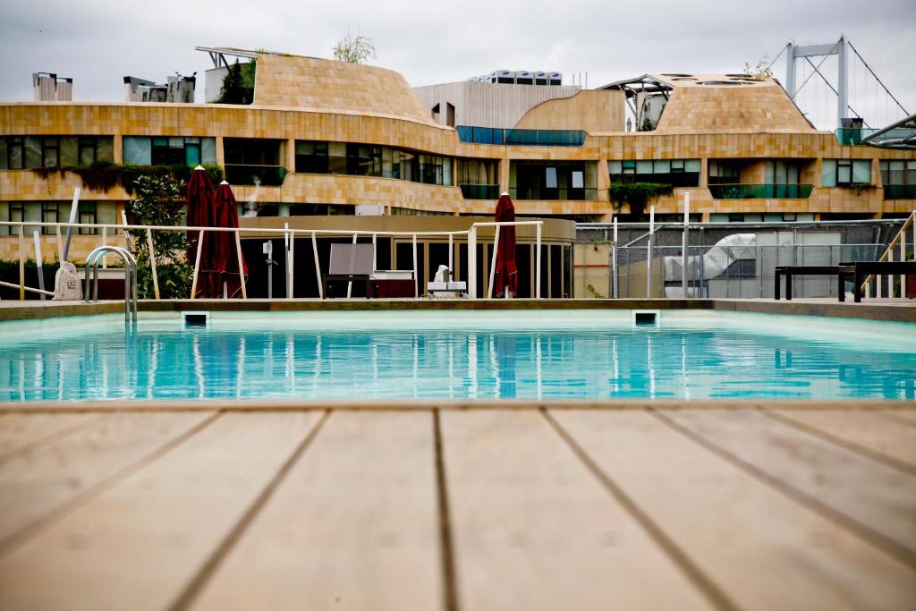 Room King Bed One Bedroom 