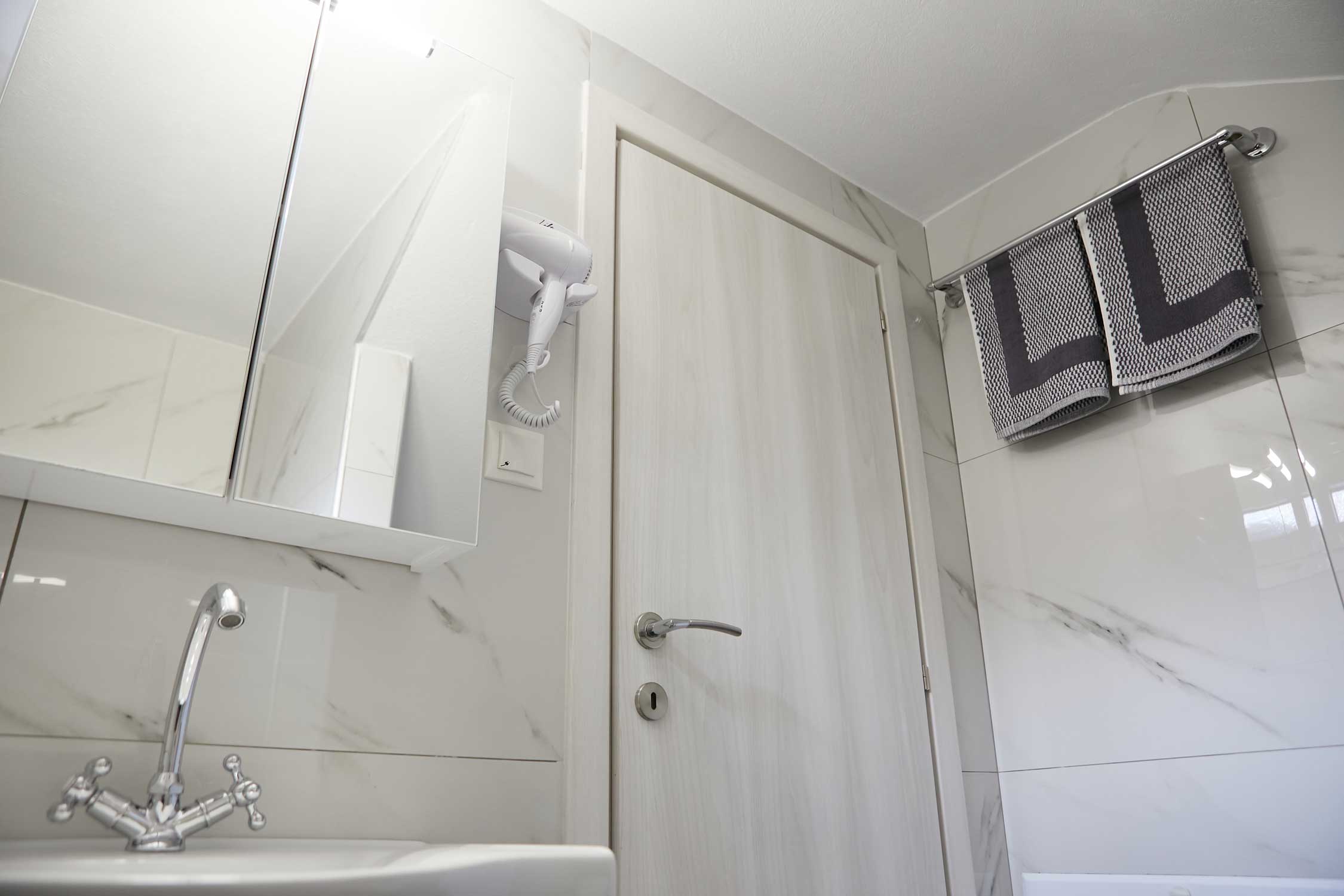 Apartment Deluxe King Bed