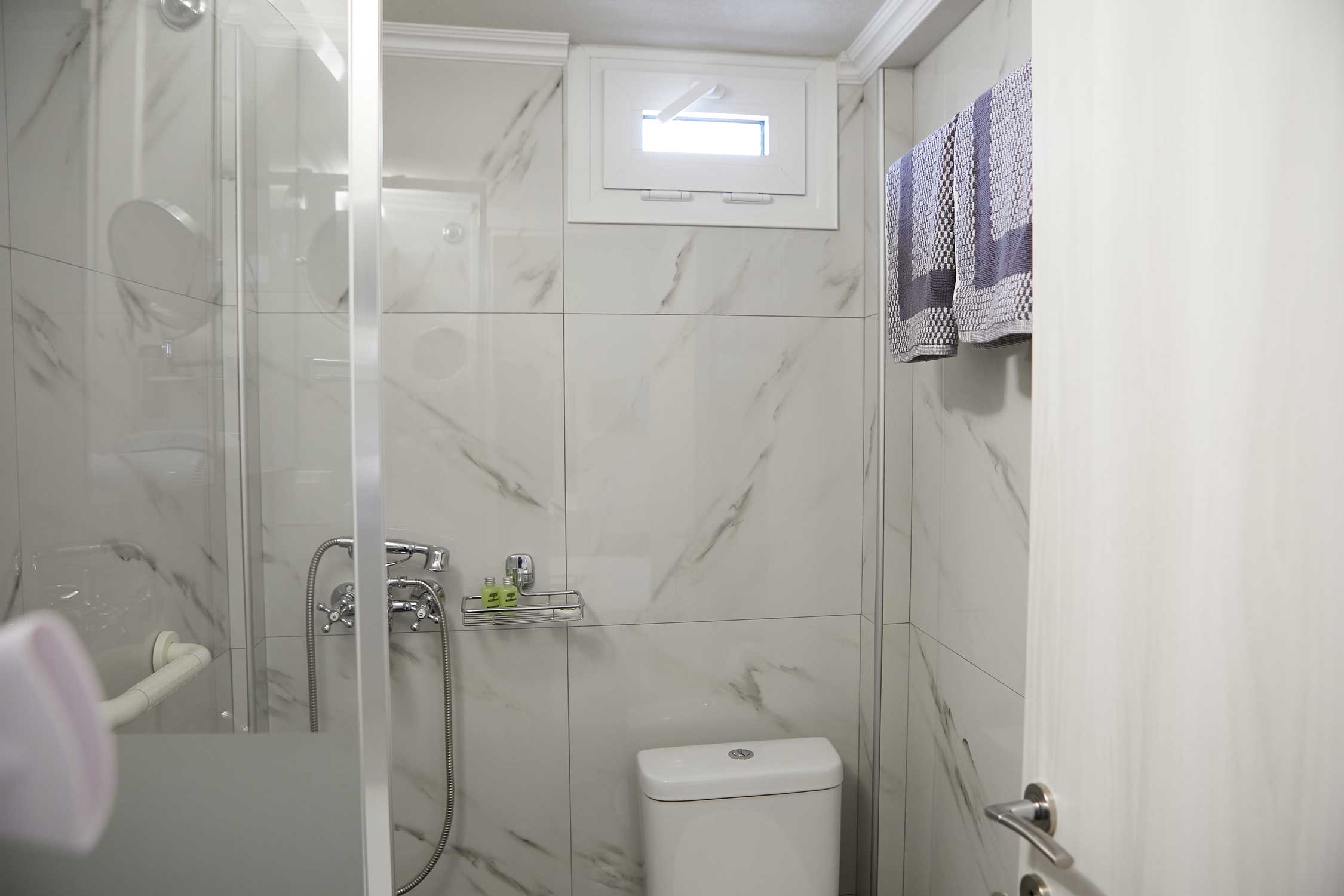 Double Classic Queen Bed