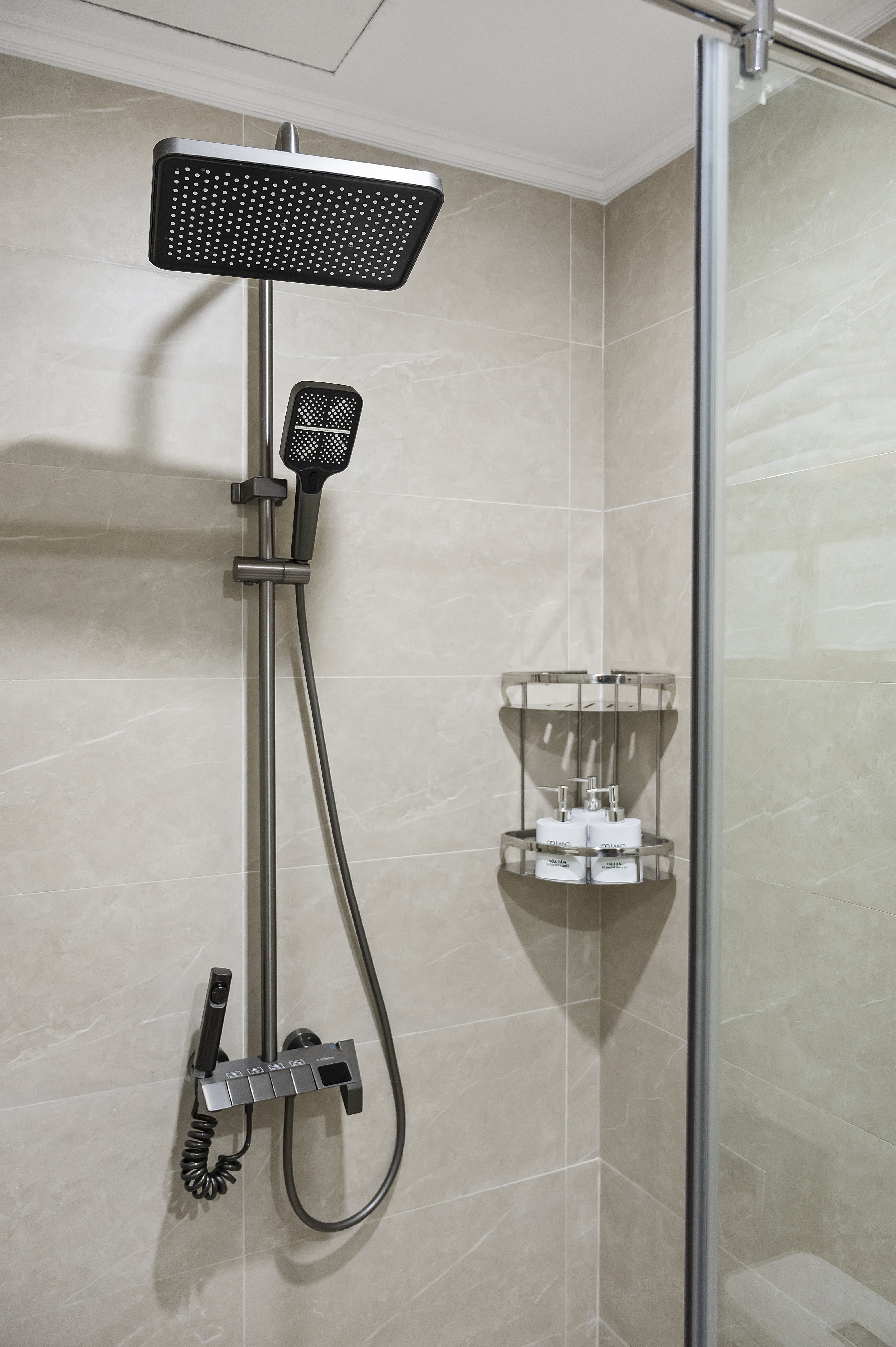 Studio King Size Bed