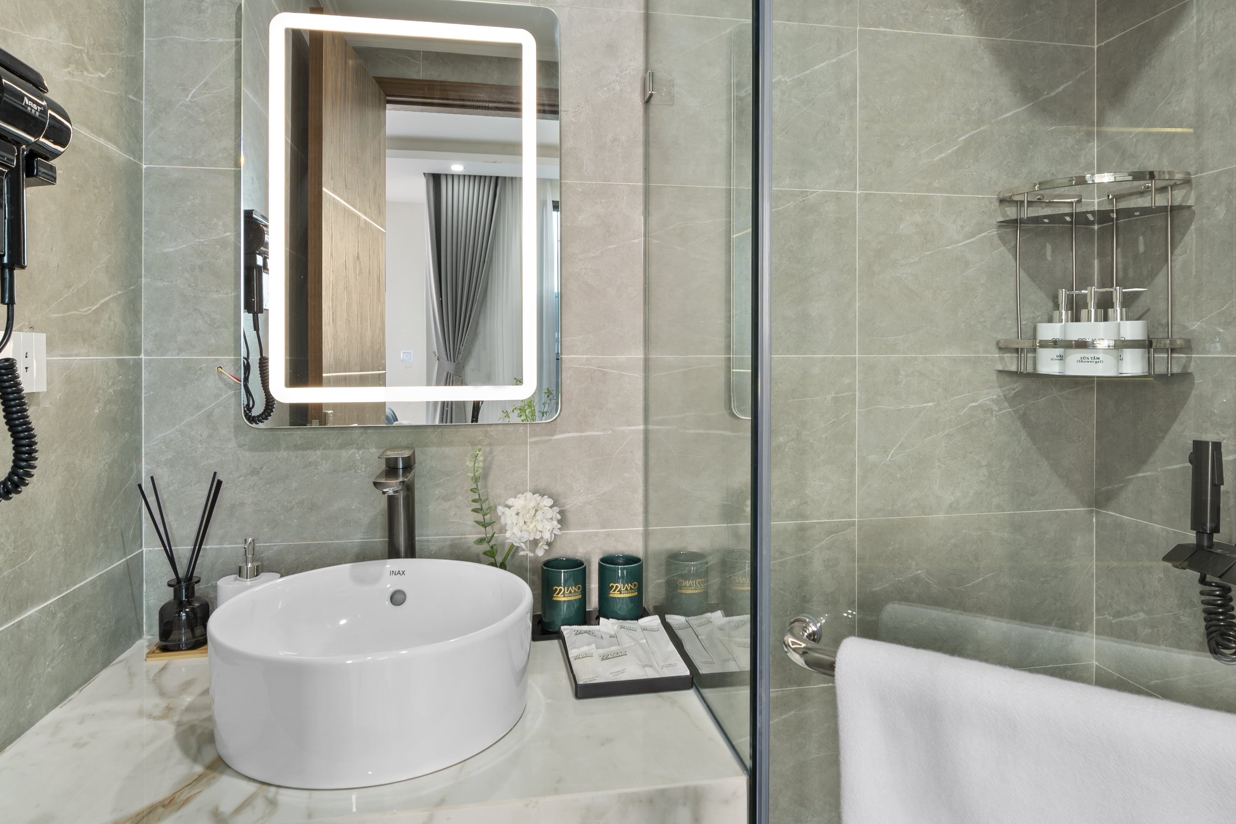 Studio King Size Bed