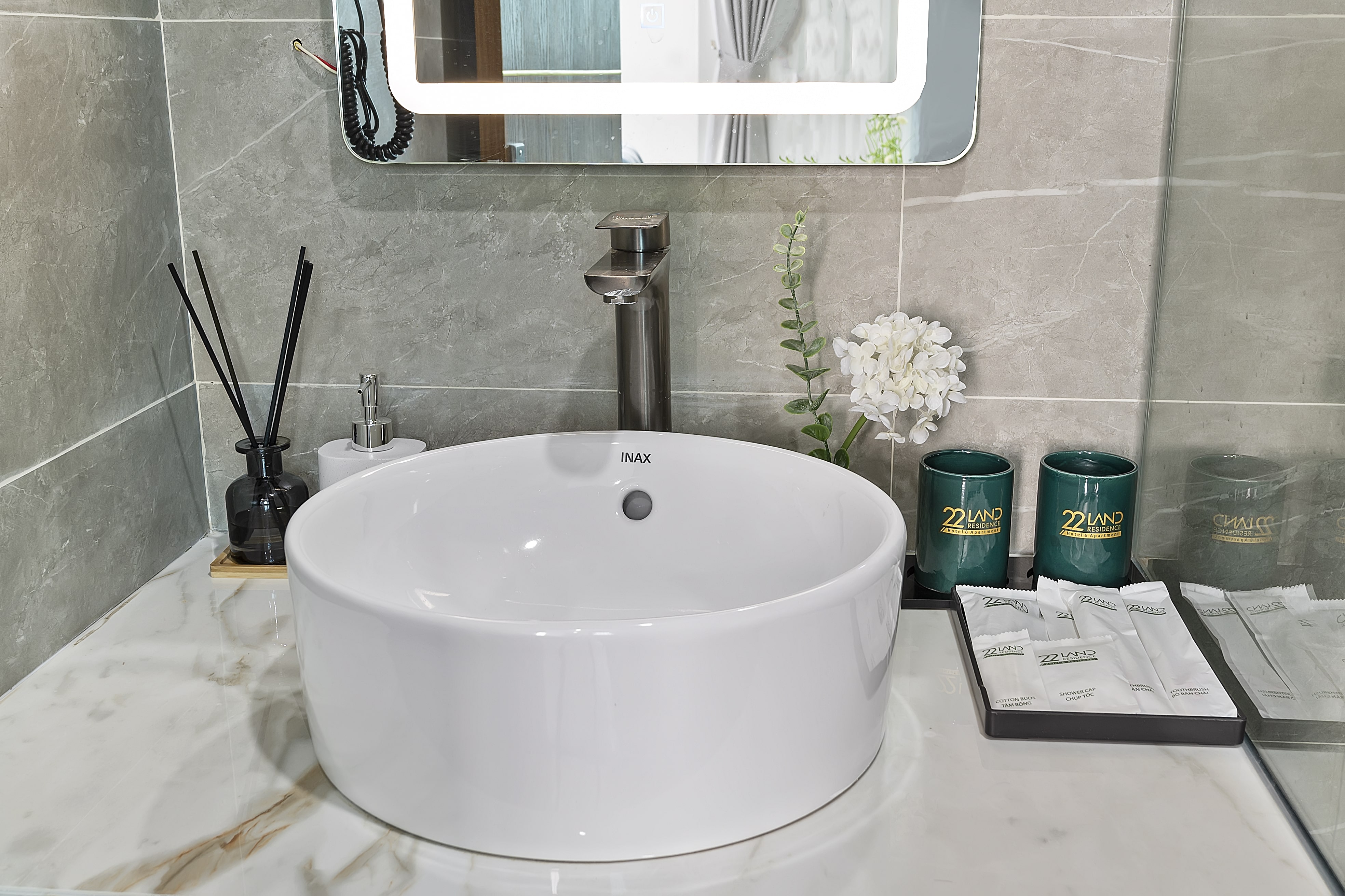 Studio King Size Bed