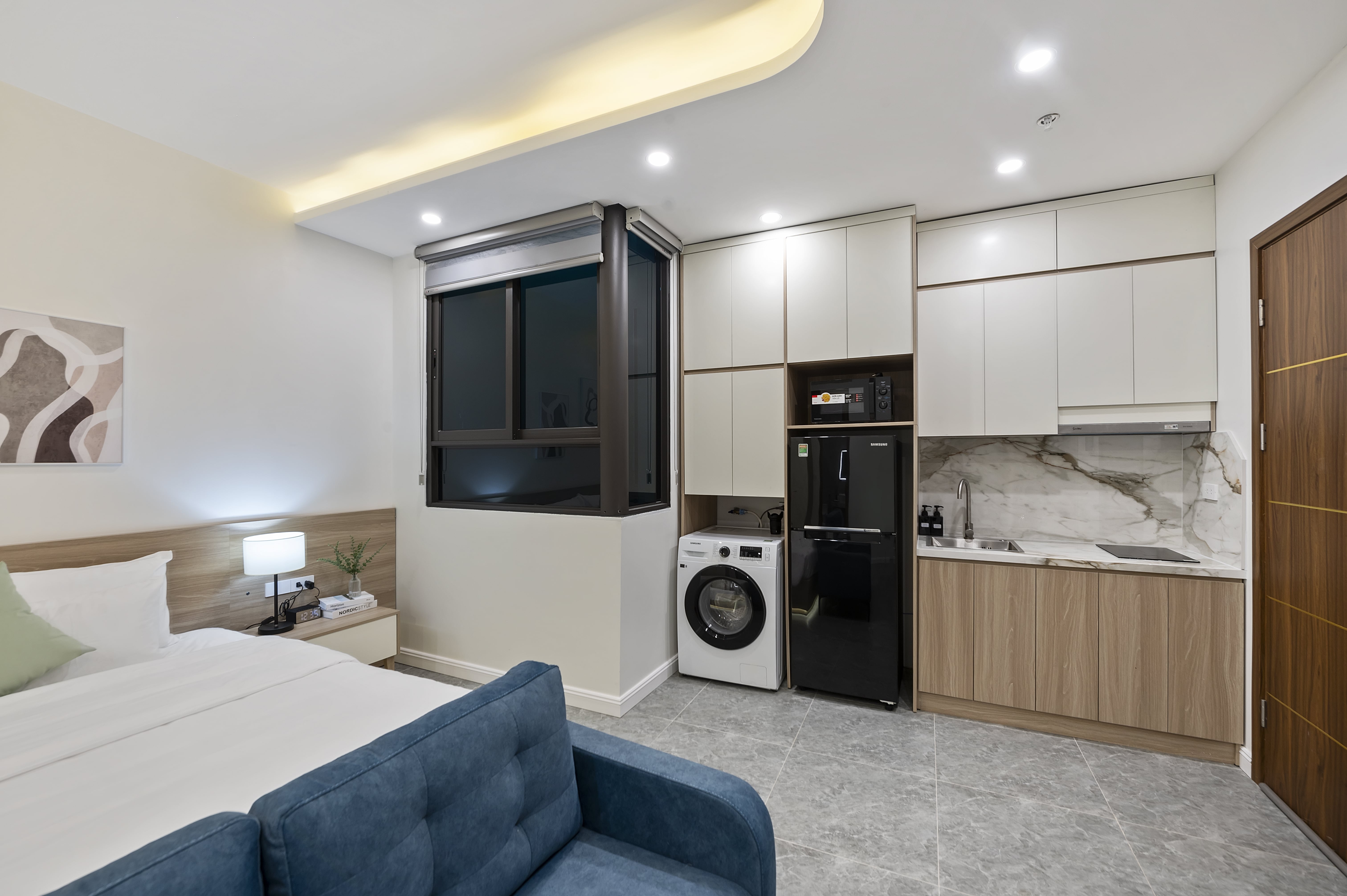 Studio King Size Bed