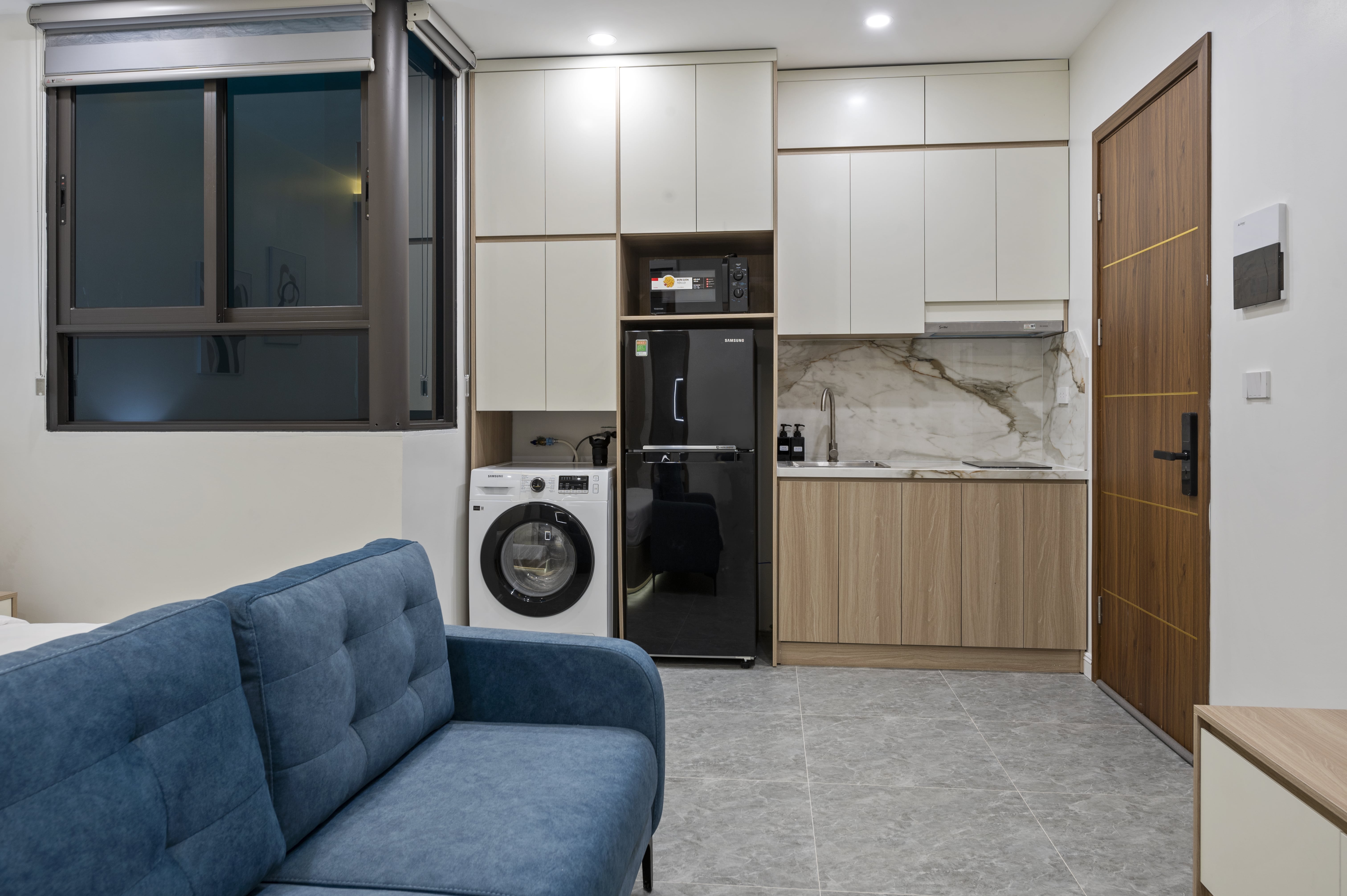 Studio King Size Bed