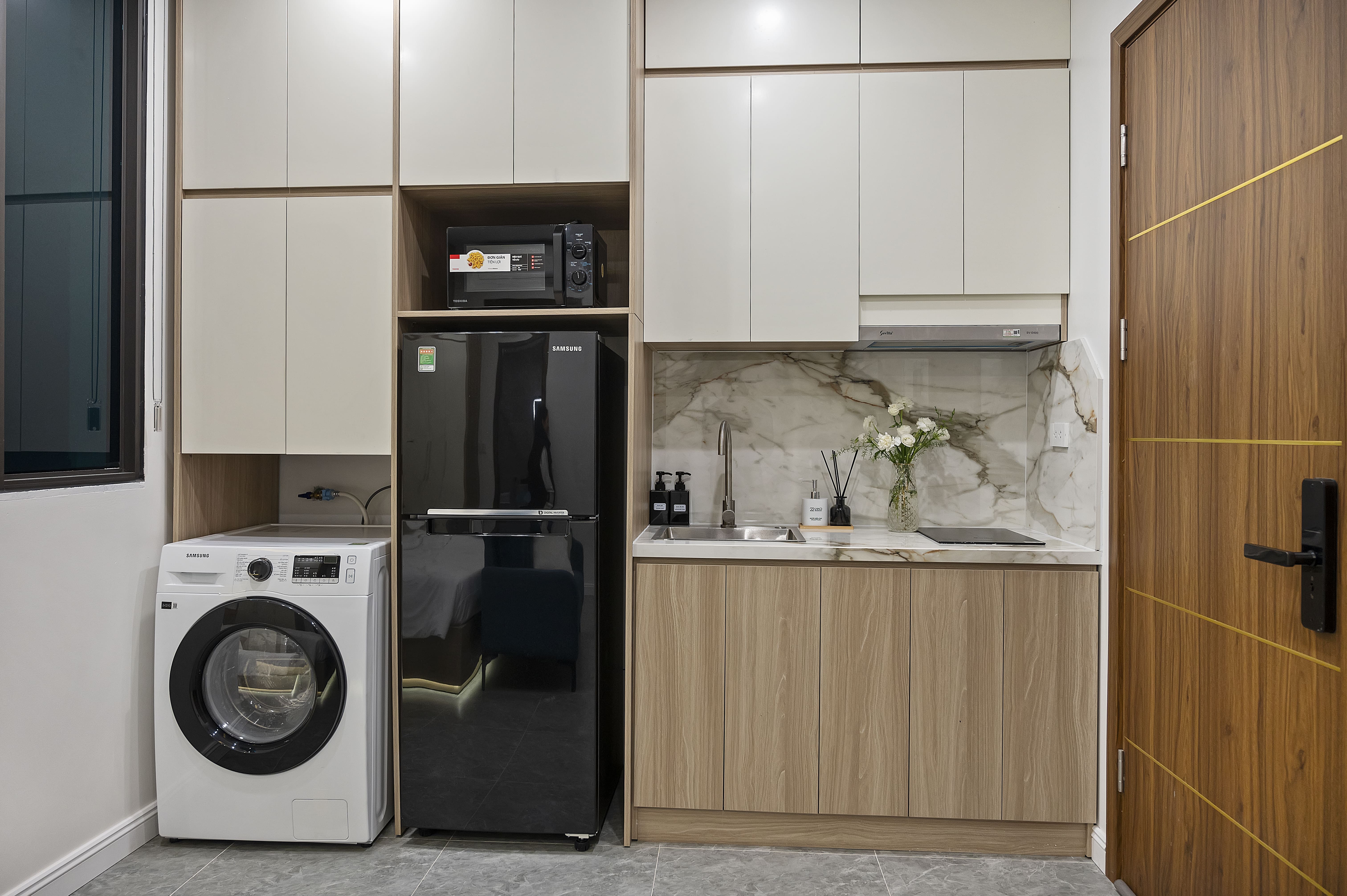 Studio King Size Bed