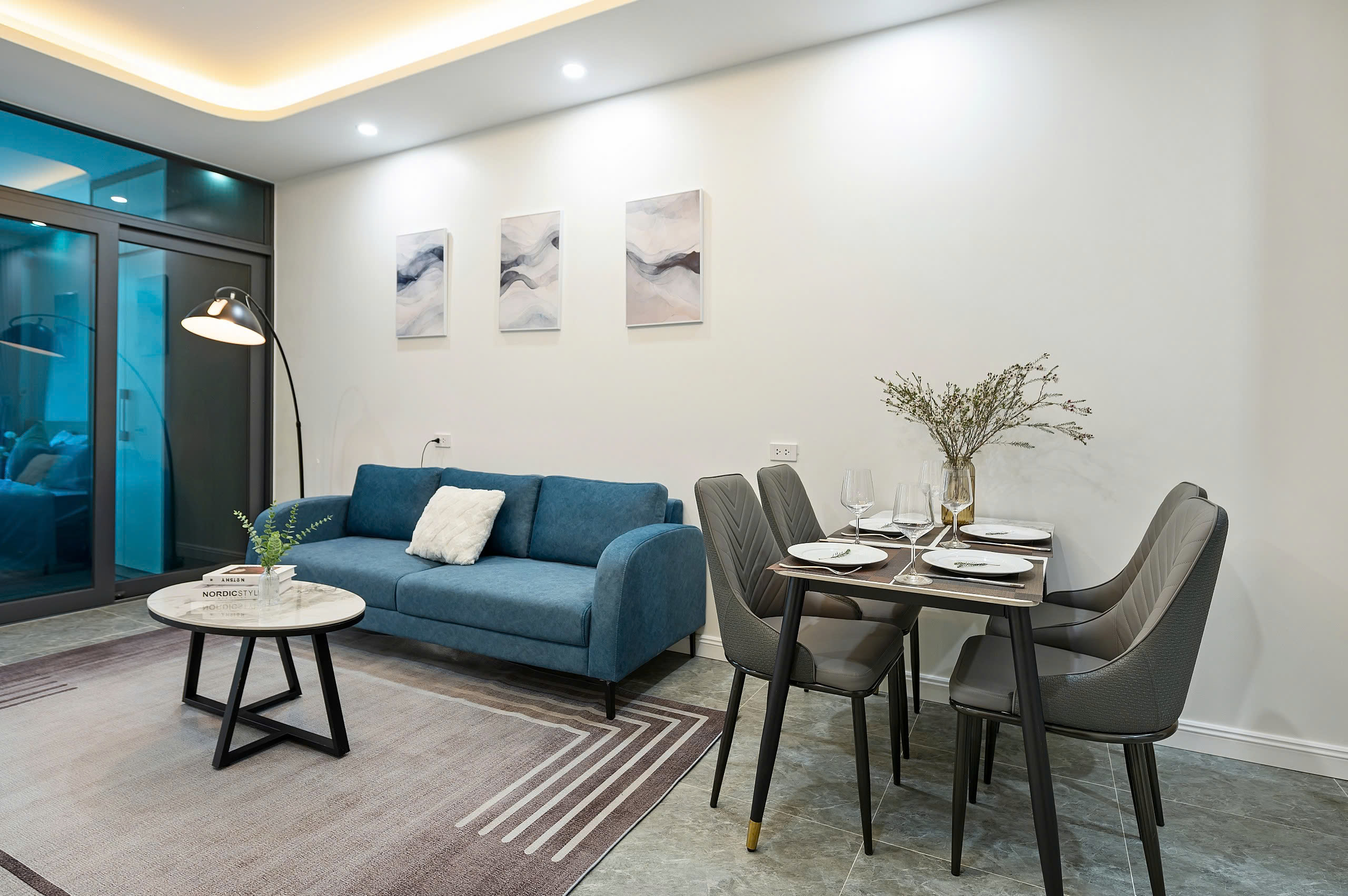 Apartment with Balcony