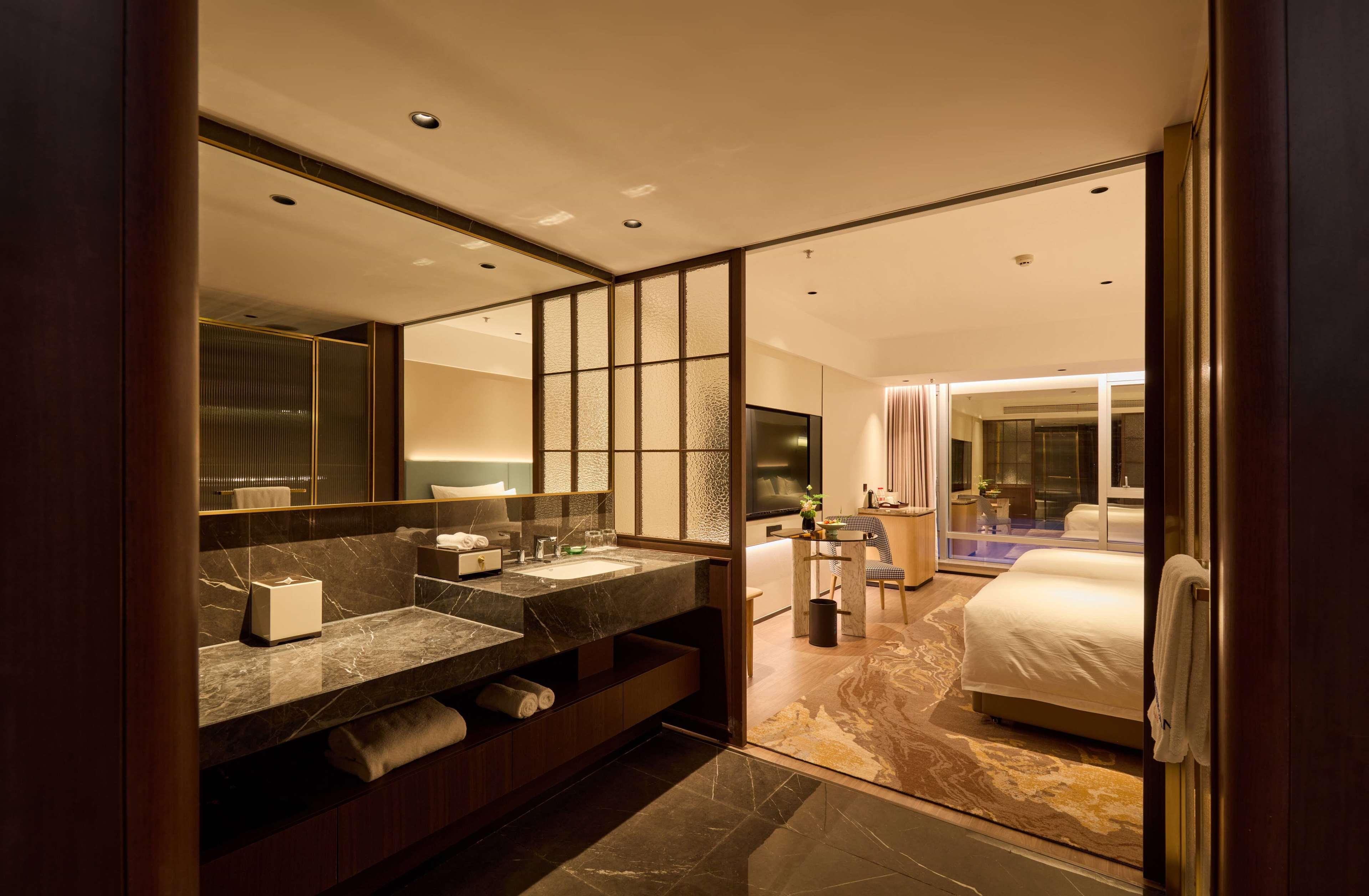 Double King Bed Non Smoking