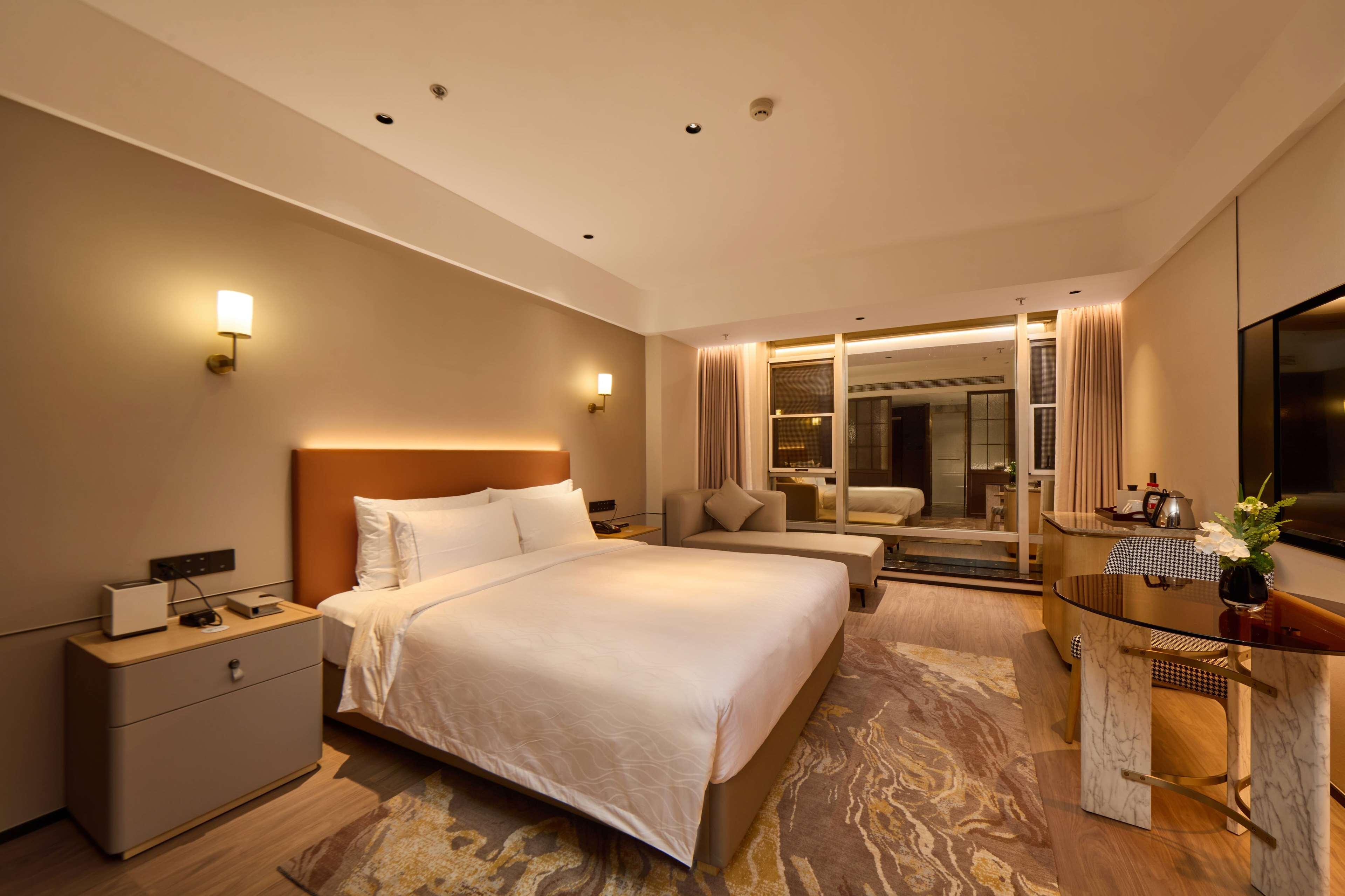 Double King Bed Non Smoking