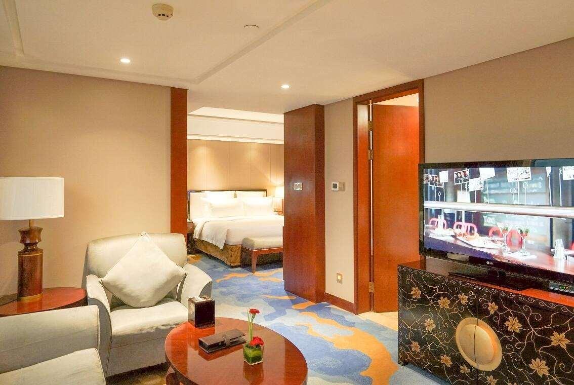 Double Deluxe King Bed