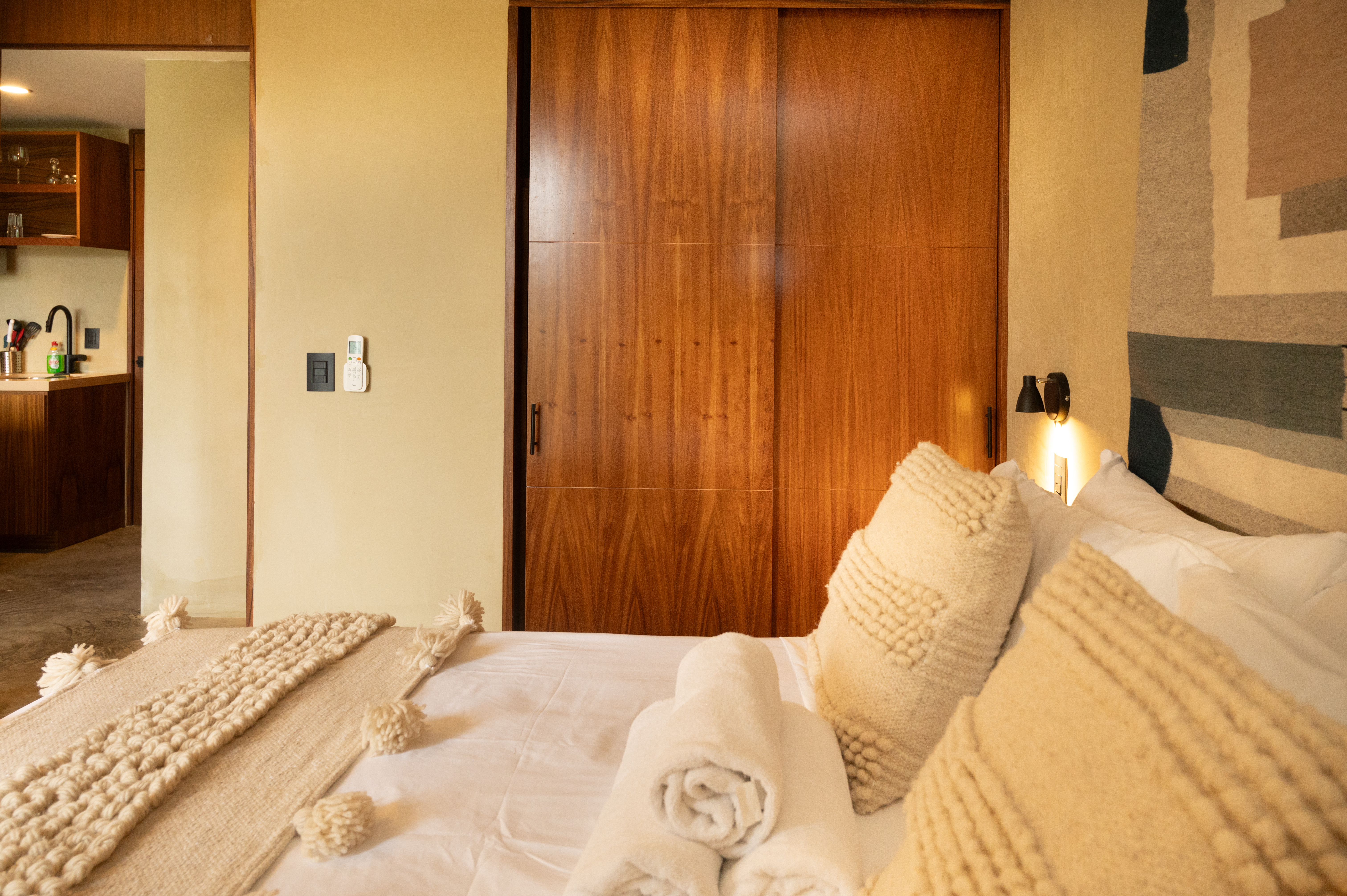 Apartment One Bedroom Two Bathrooms