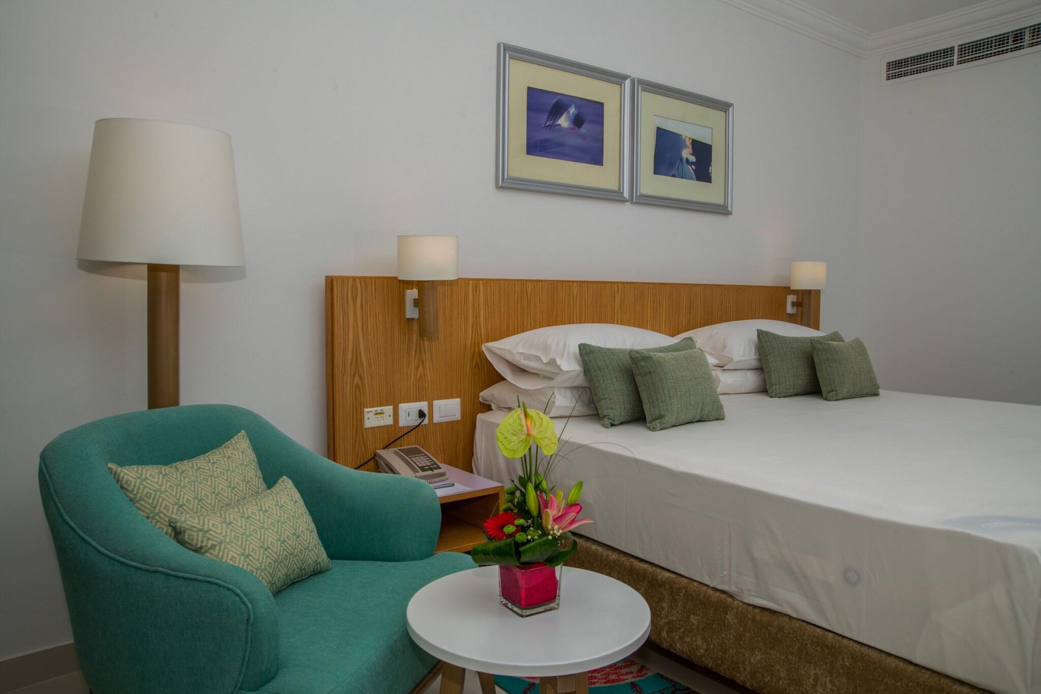 Double Garden View King Bed