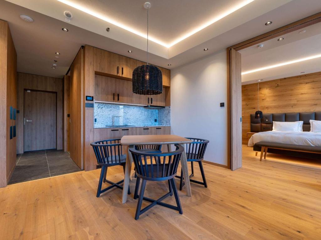 Double or Twin Grand with Views