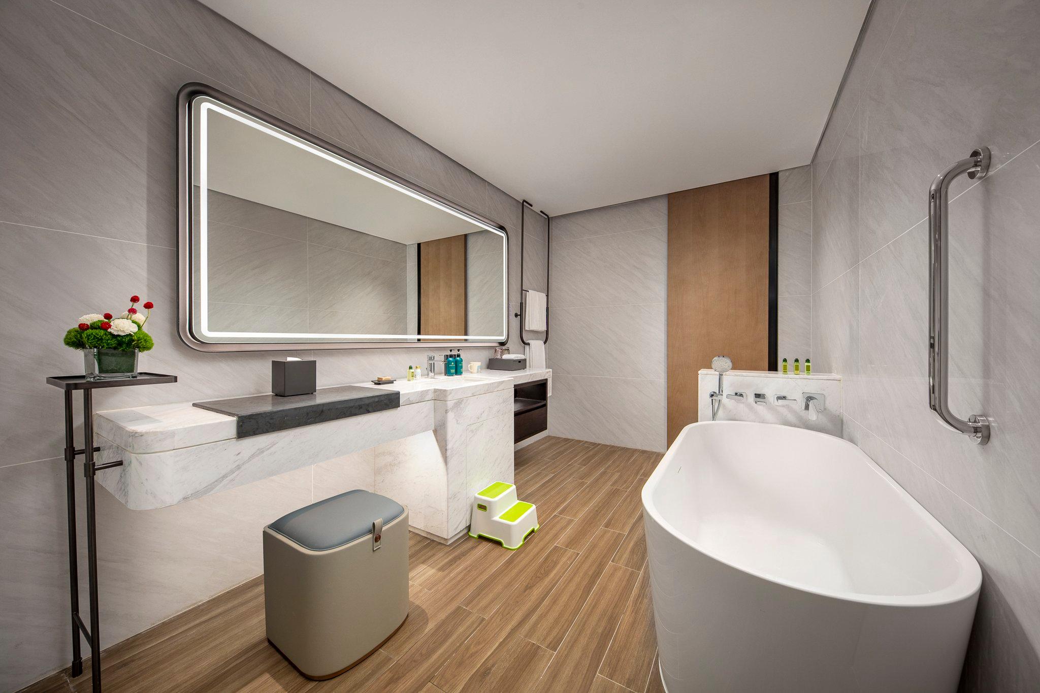 Junior Suite King Size Bed