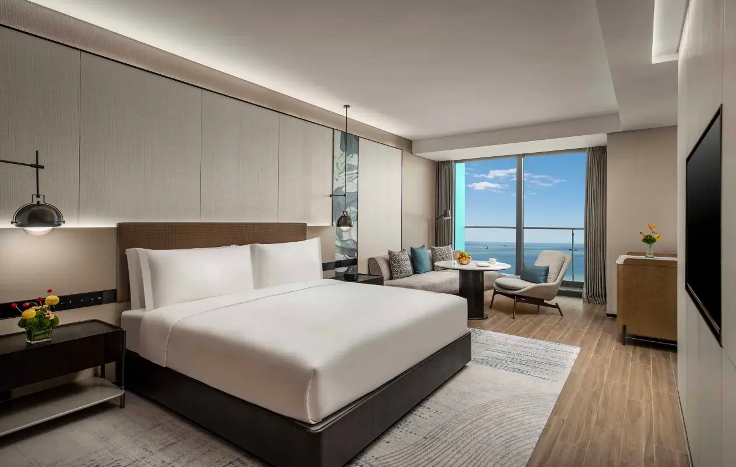Double Ocean Front King Bed