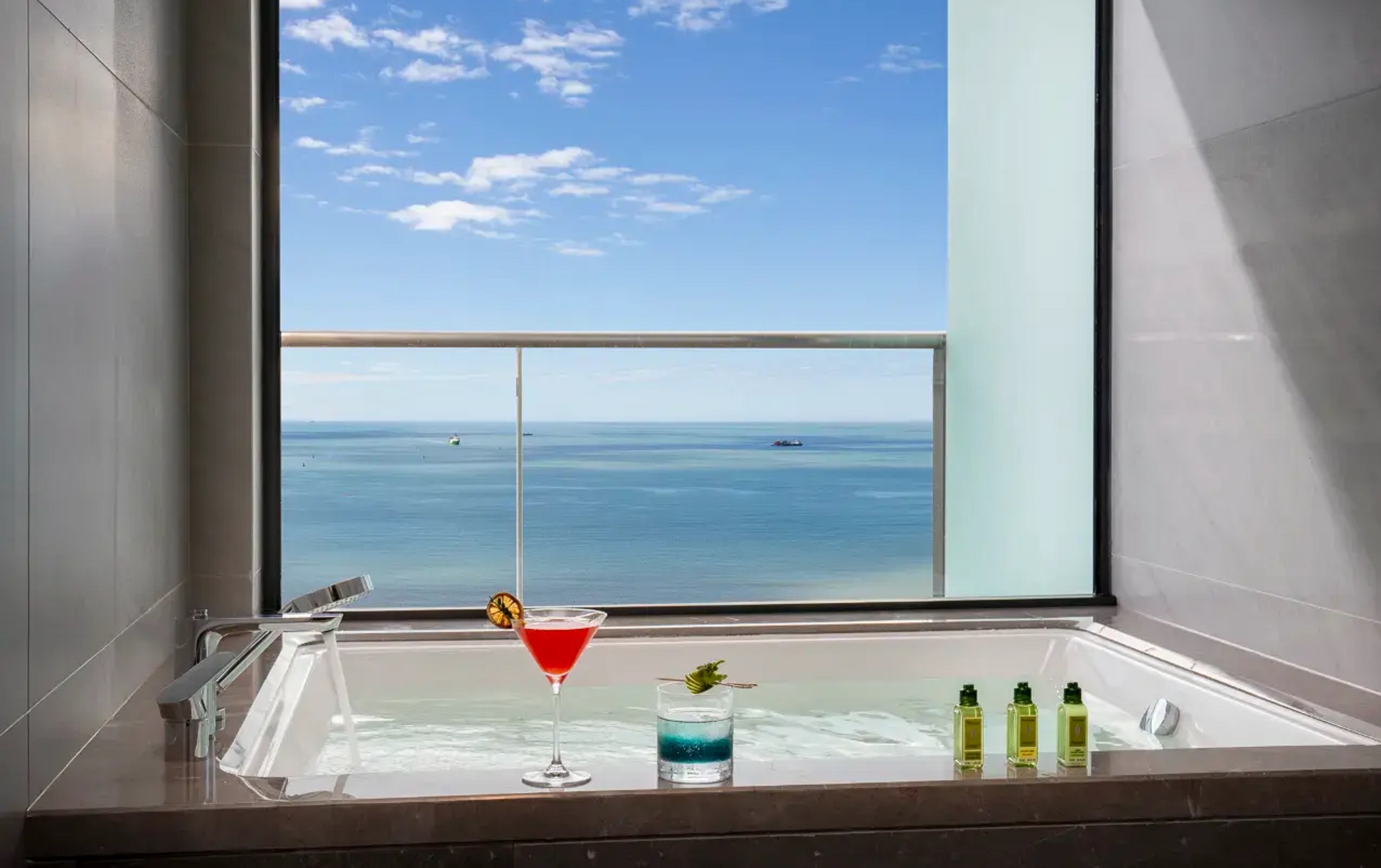 Double Ocean Front King Bed