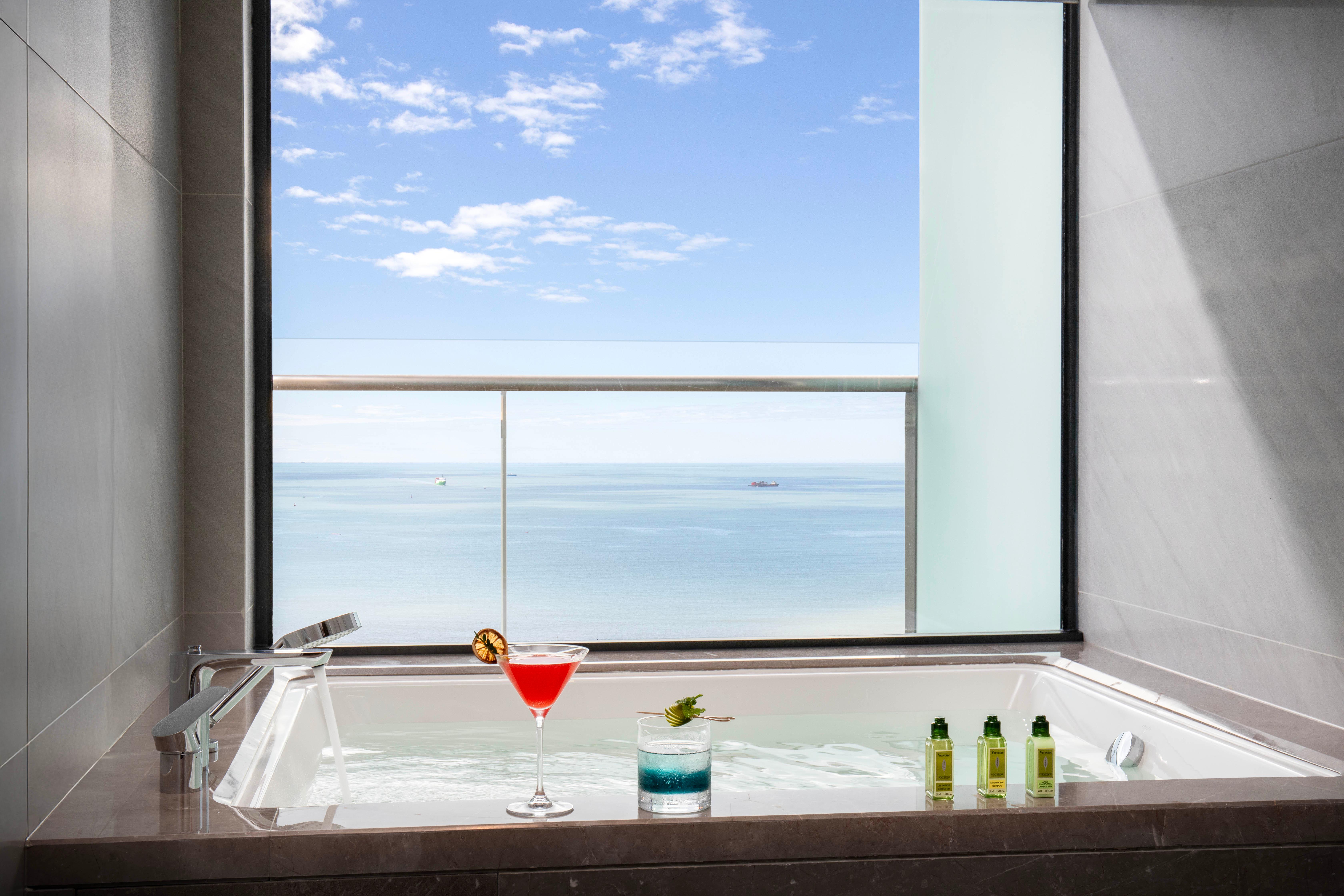 Suite Ocean Front One Bedroom