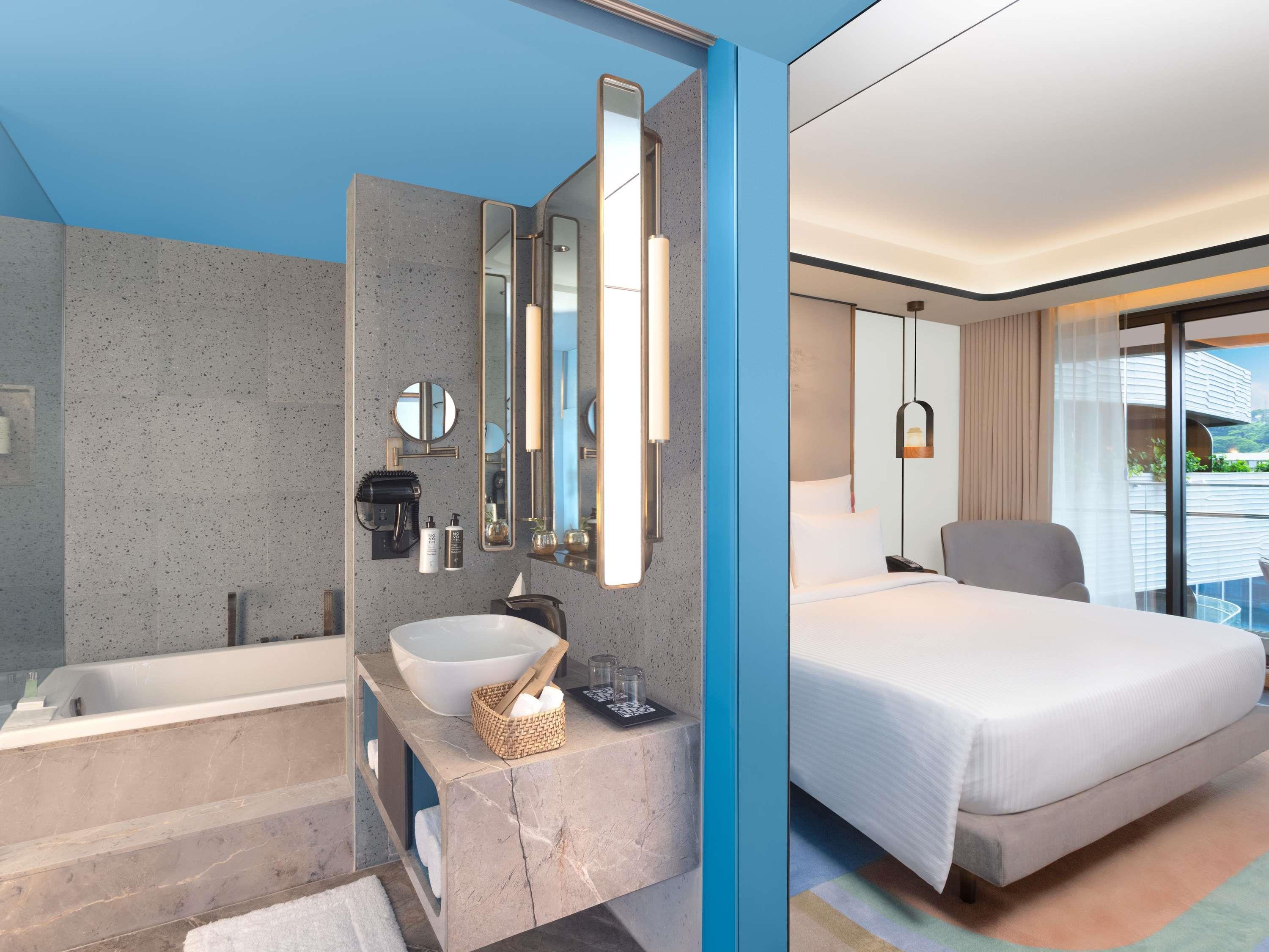 Double Executive Queen Bed