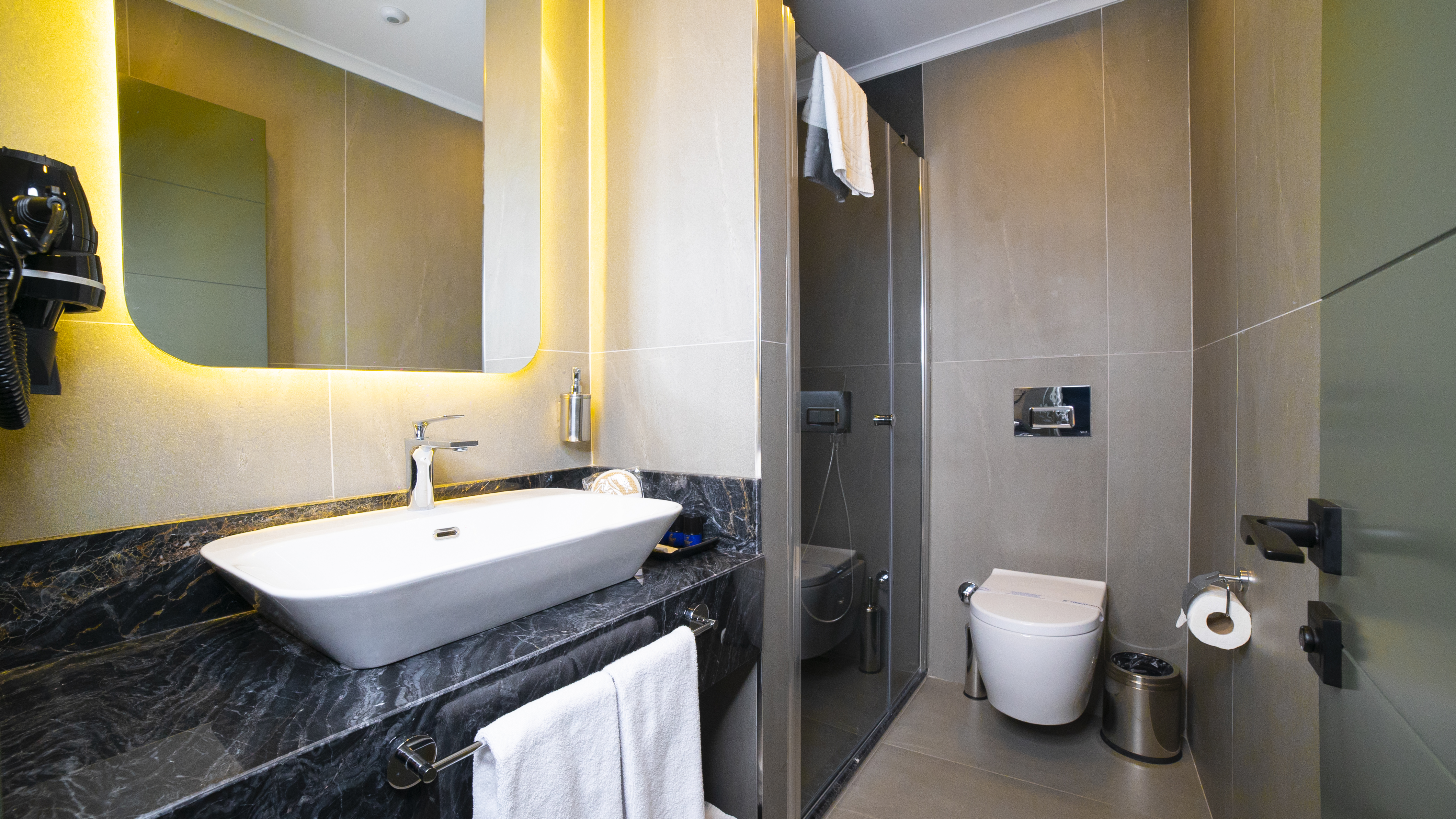 Double or Twin Deluxe Sea View