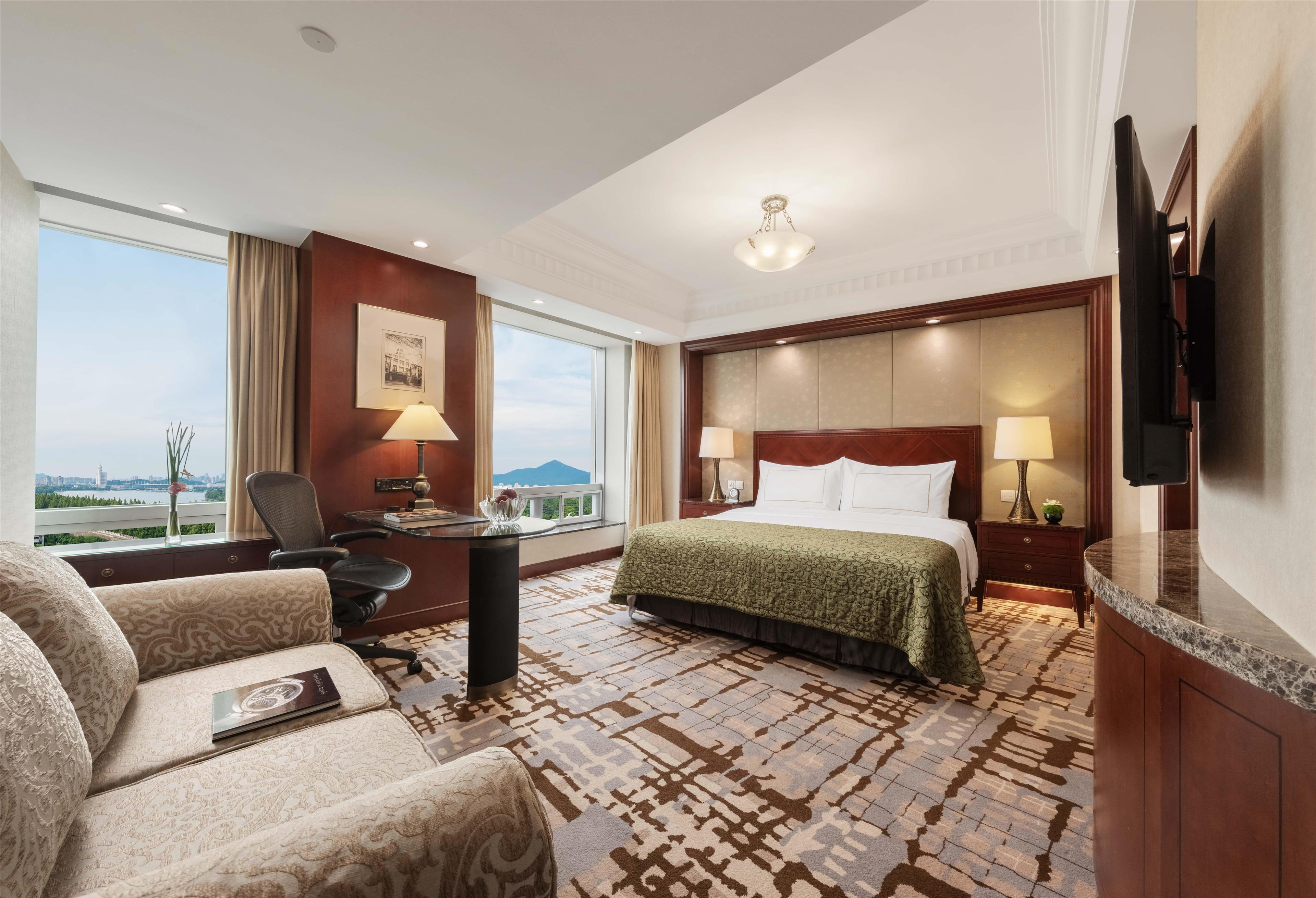 Double or Twin Deluxe Lake View