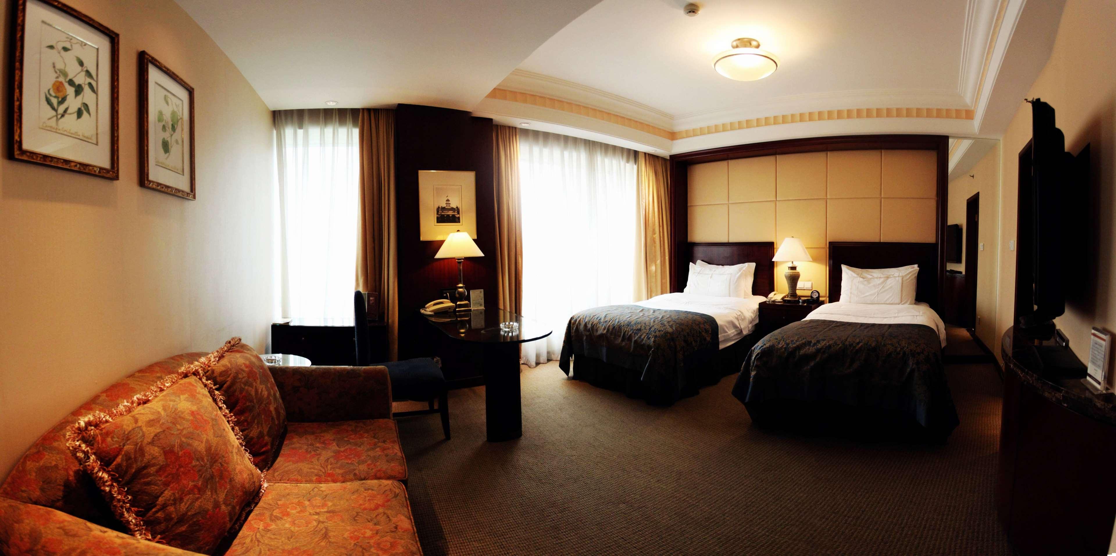 Double or Twin Deluxe Lake View