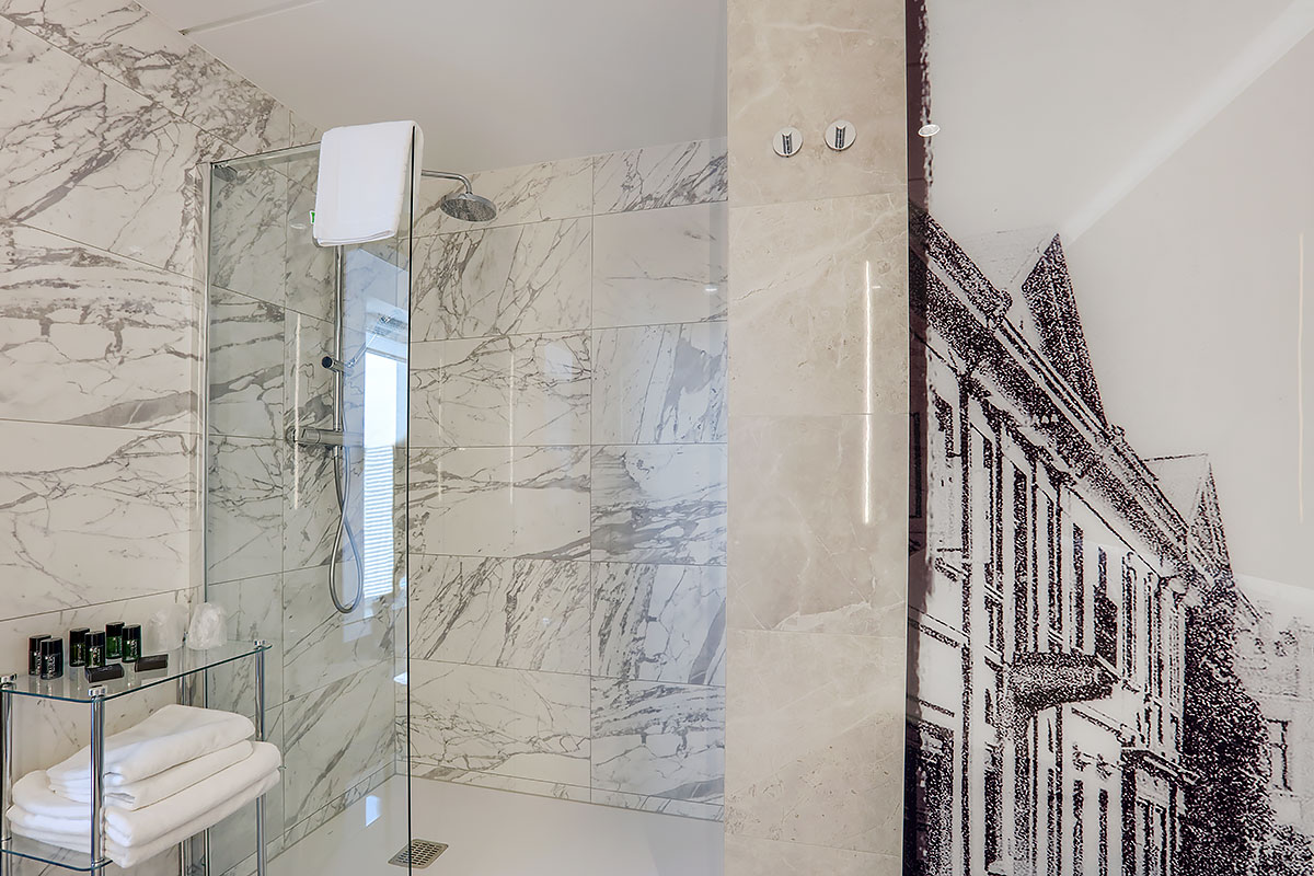 Double Superior King Bed