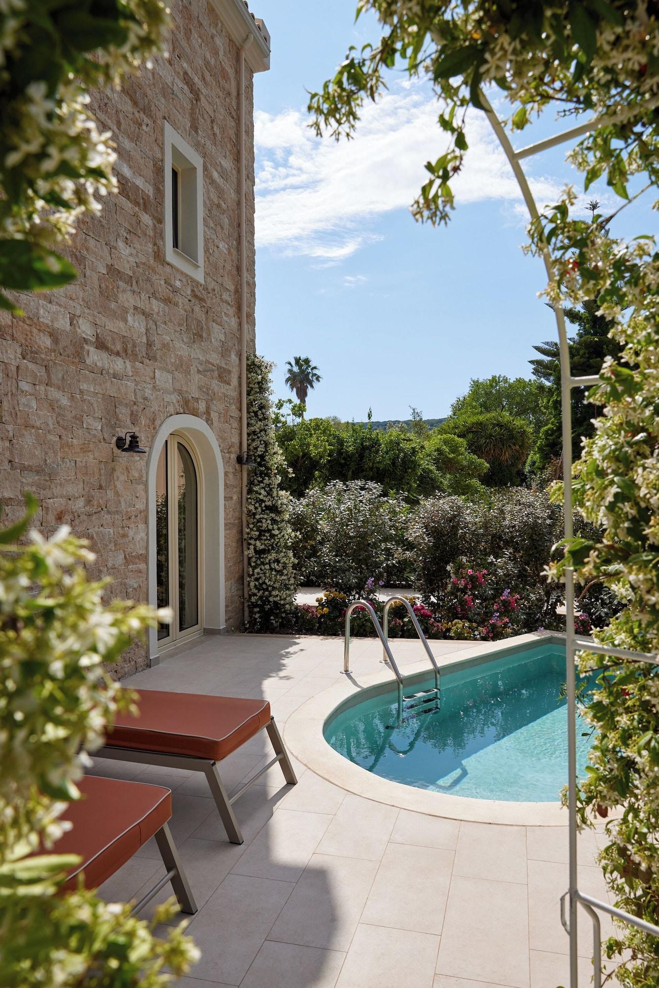 Suite with Private Pool