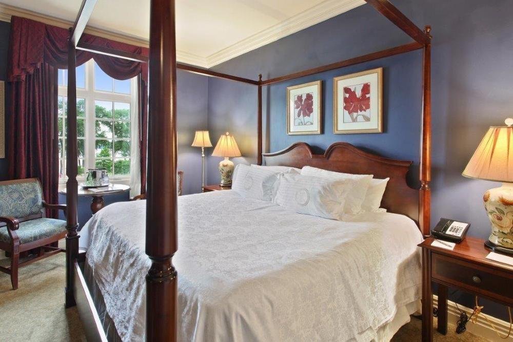 Double Superior Queen Bed