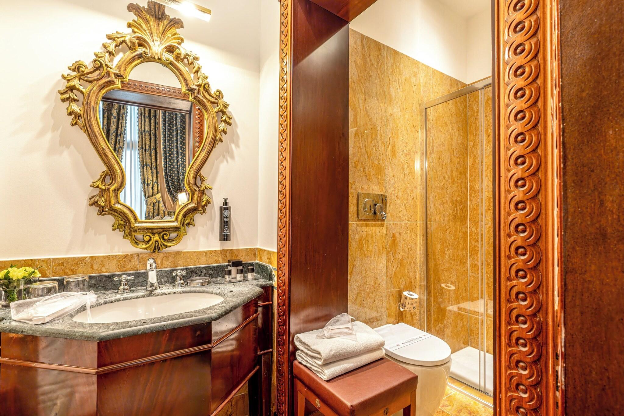 Junior Suite Canal View