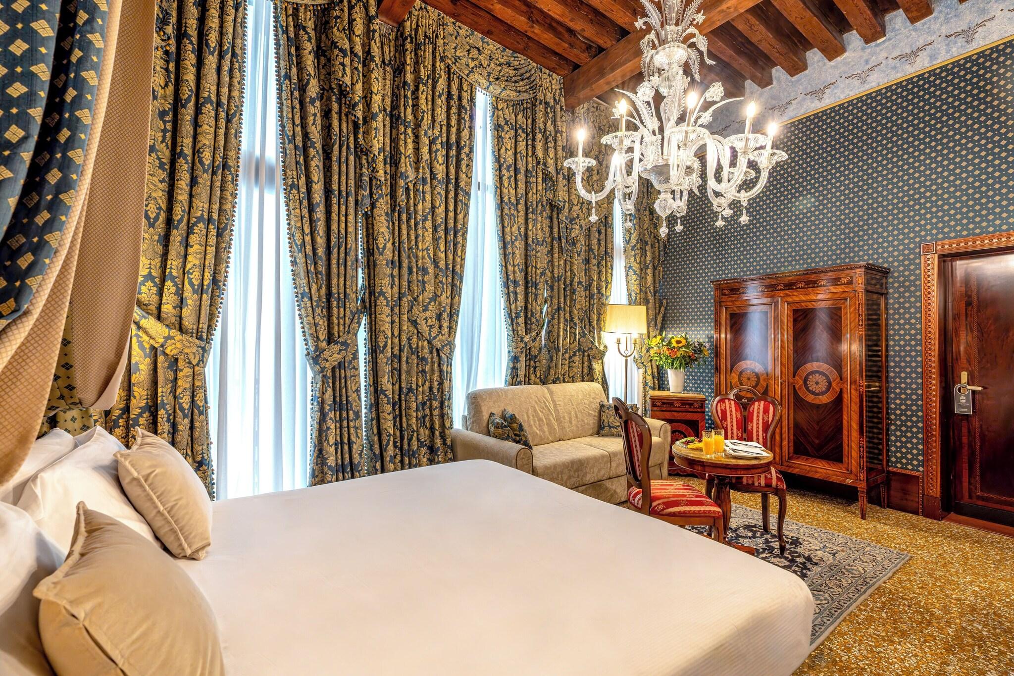 Junior Suite Canal View