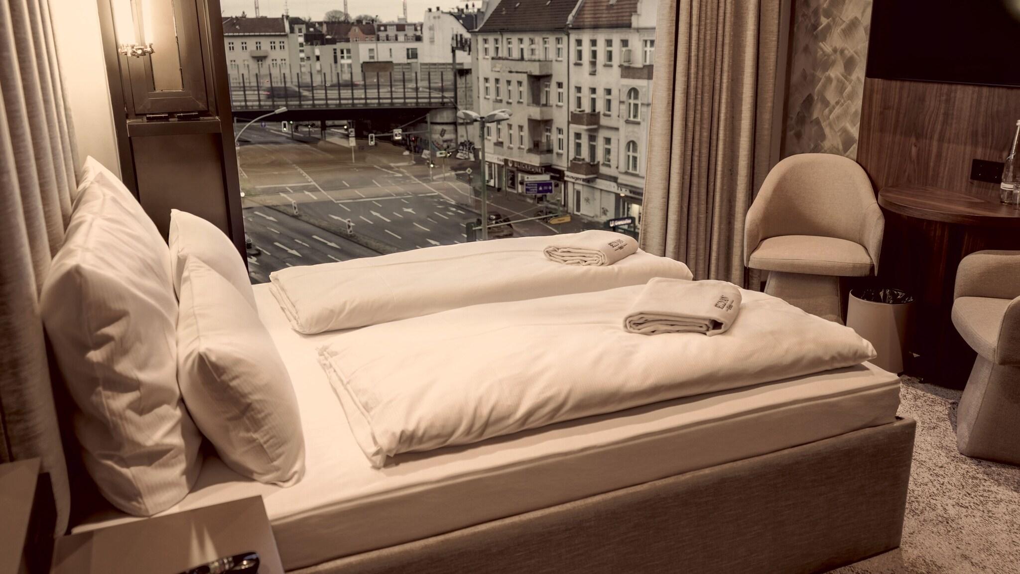 Double Queen Size Bed