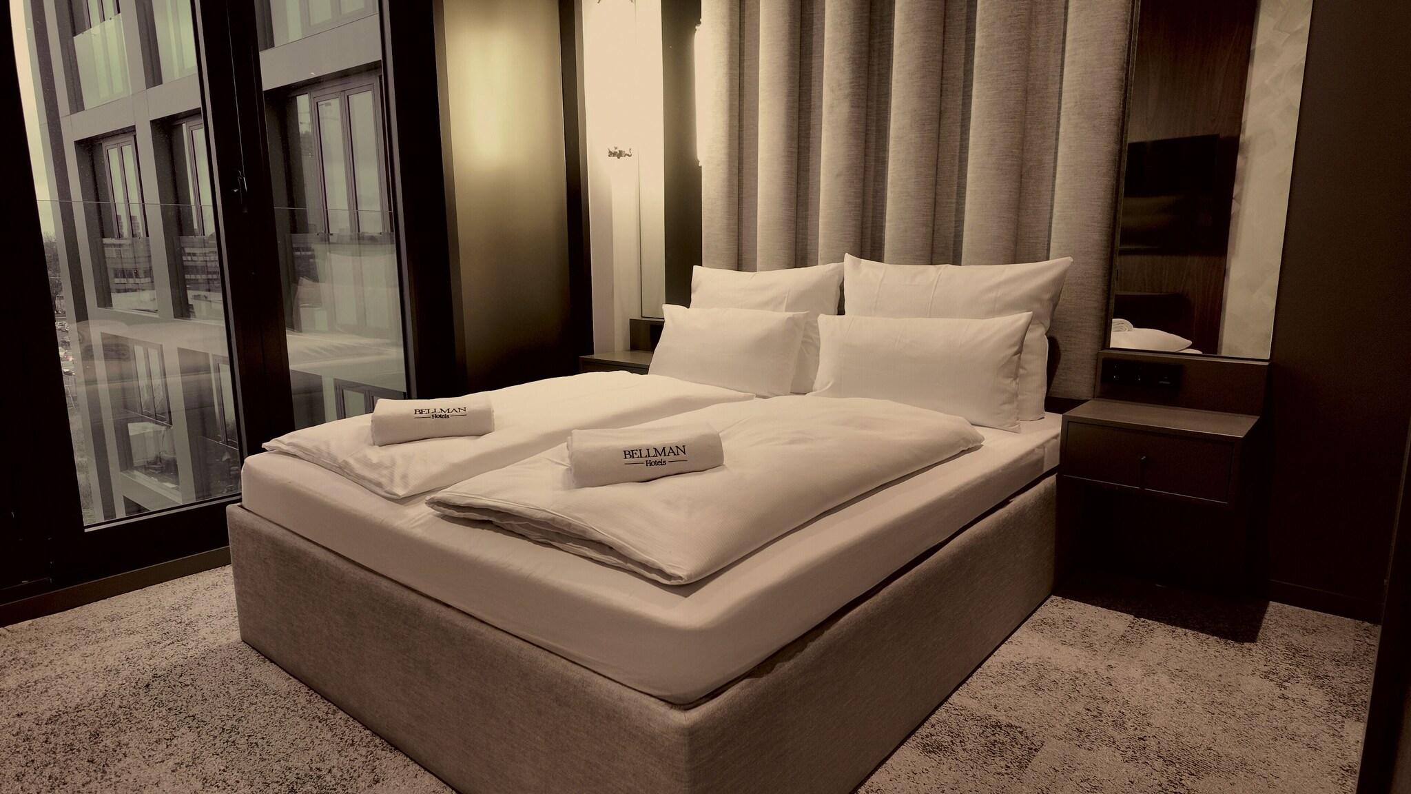 Double Queen Size Bed