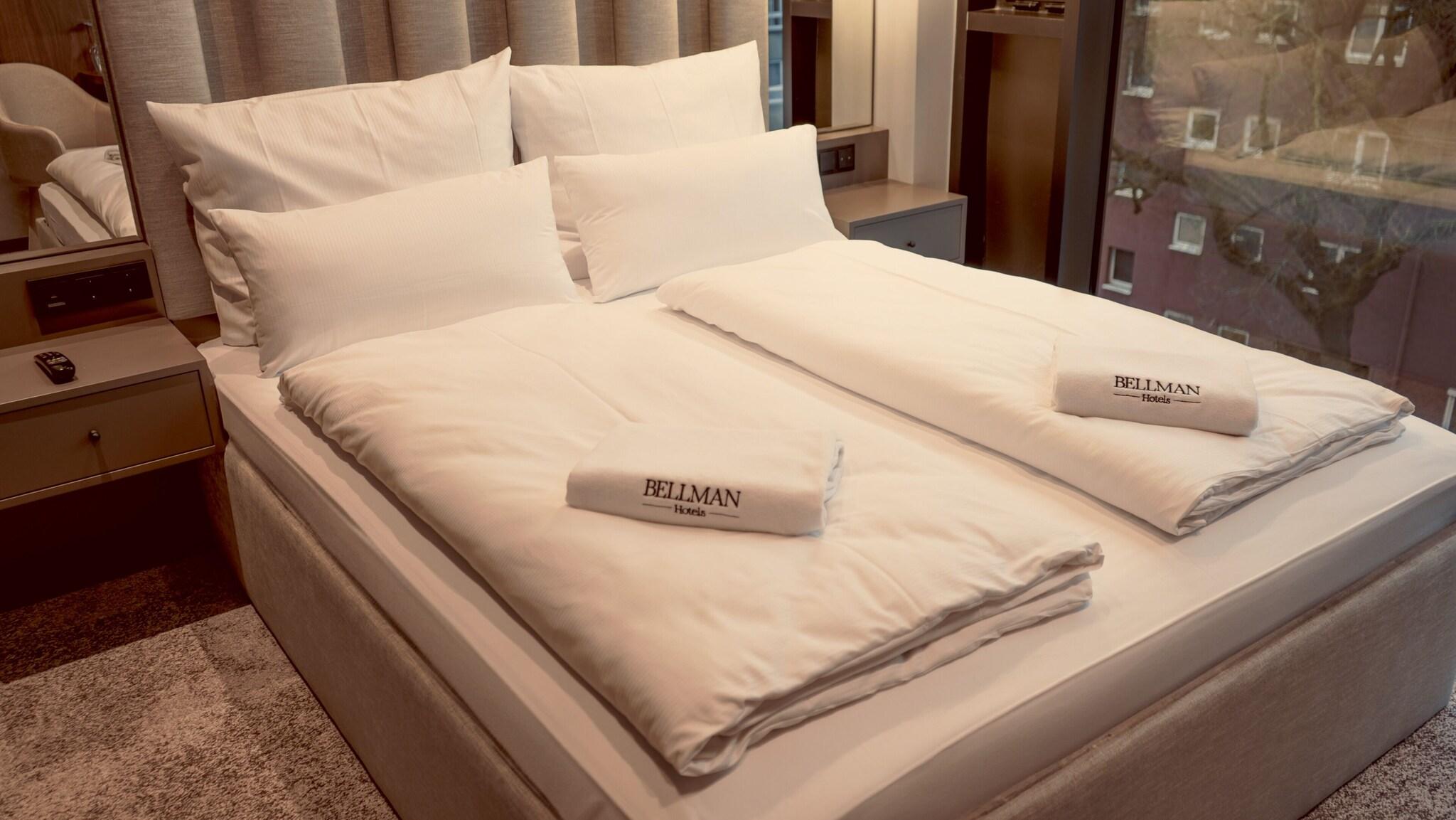 Double Queen Size Bed