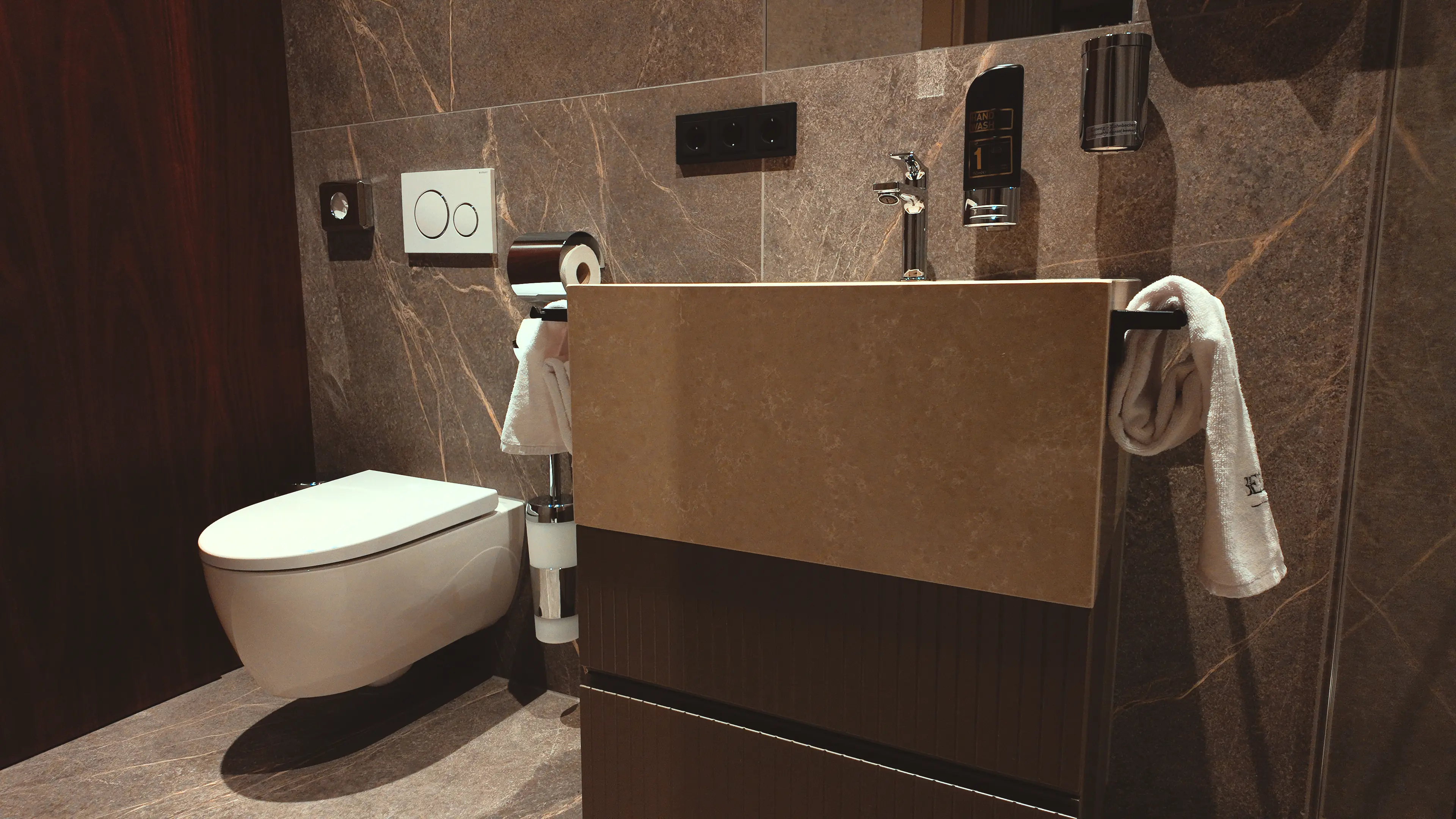 Double Deluxe King Bed