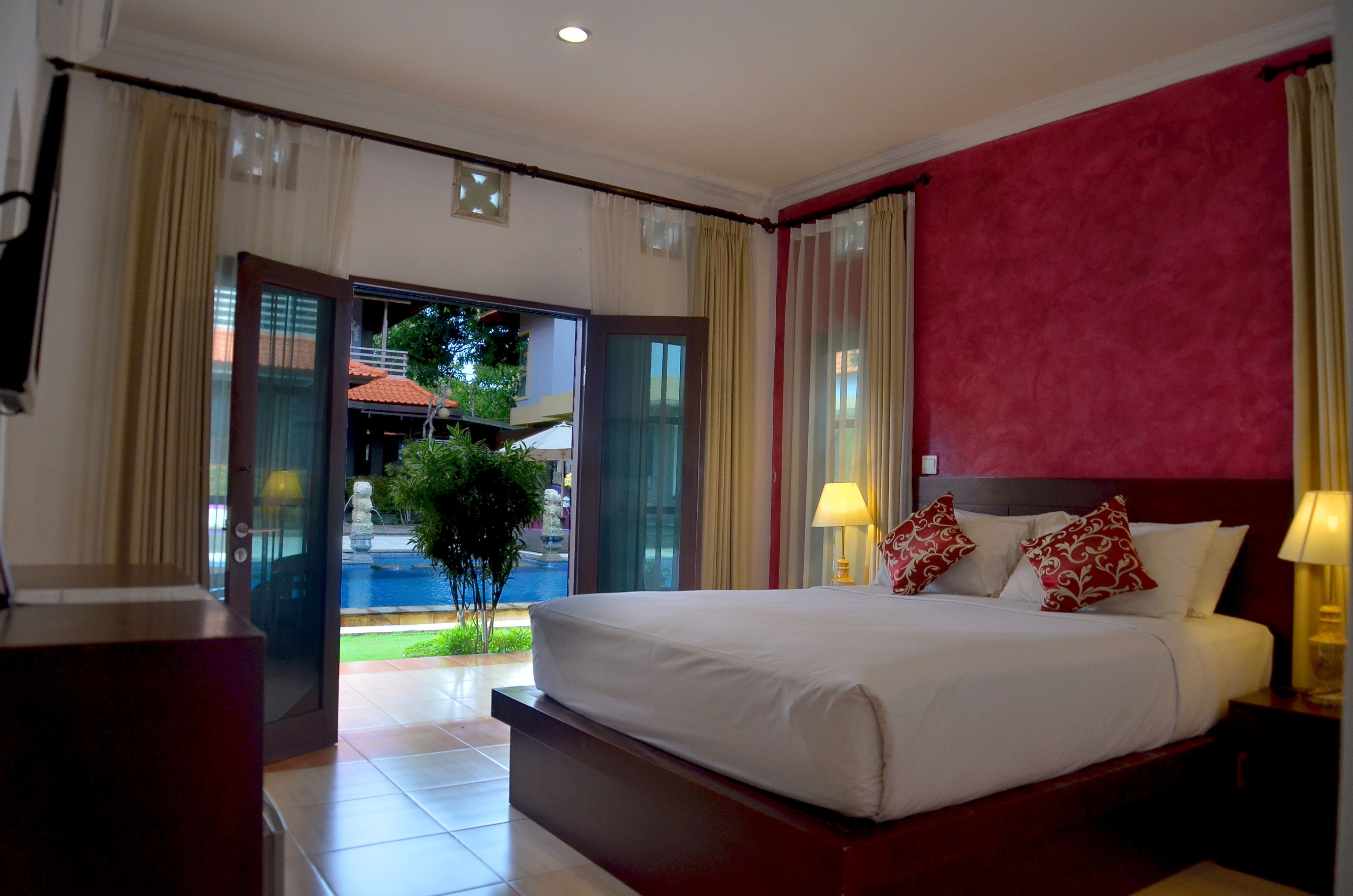 Double Deluxe Pool View