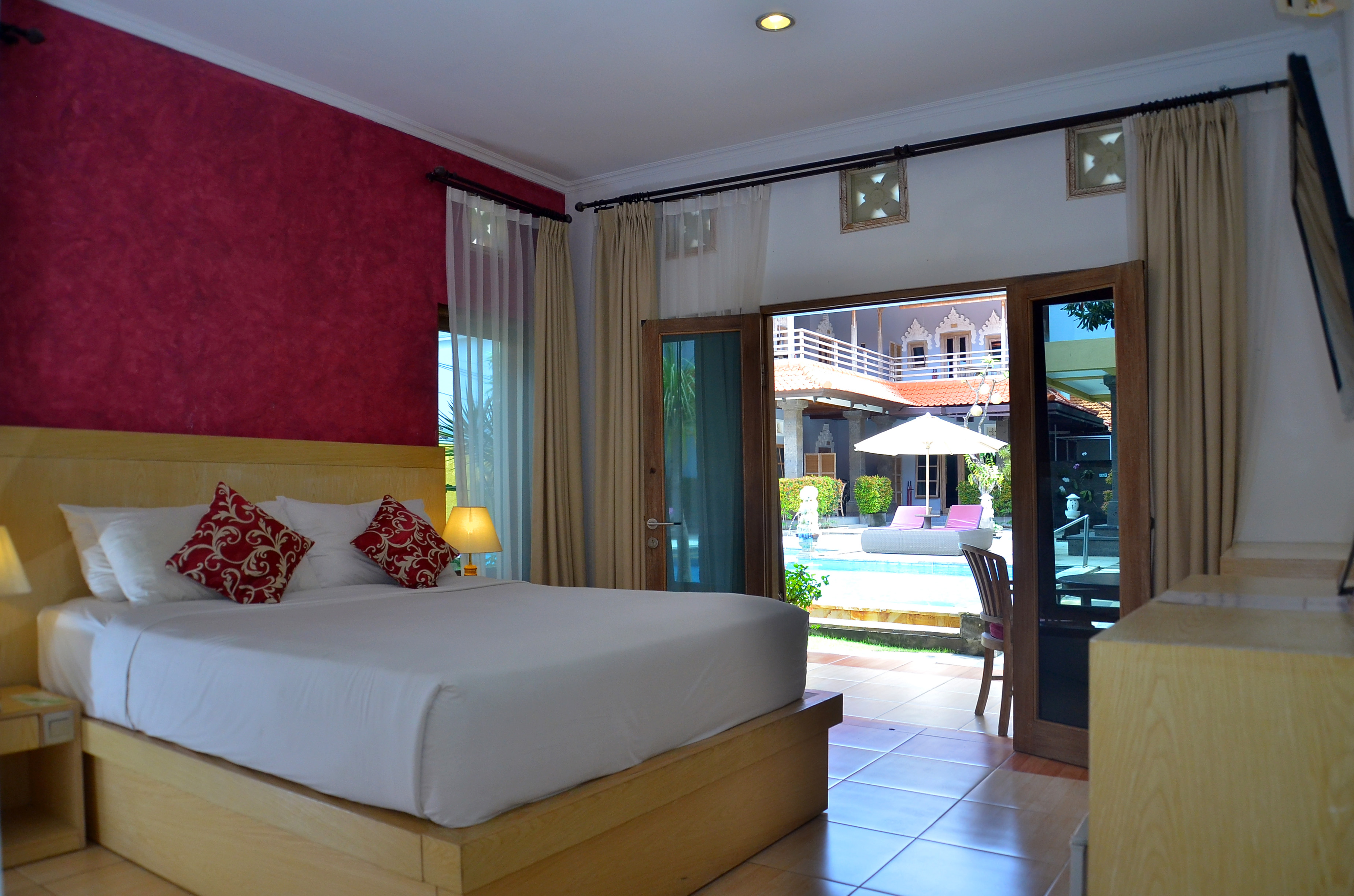 Double Deluxe Pool View