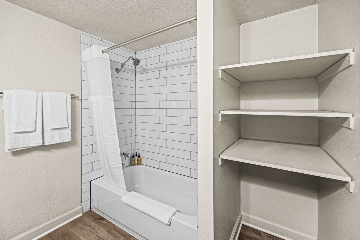 Apartment Two Bedrooms One Bathroom