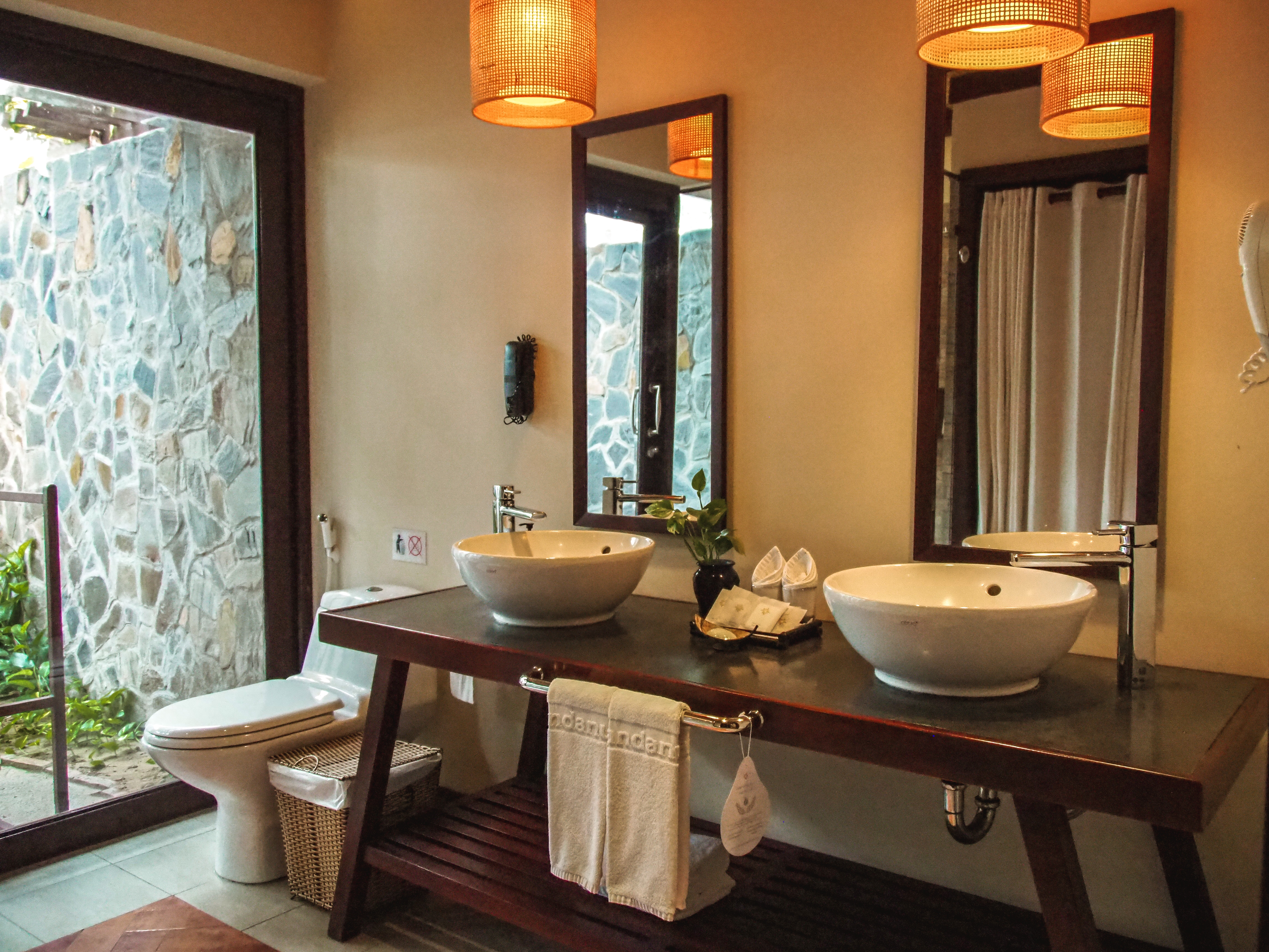 Bungalow Garden View