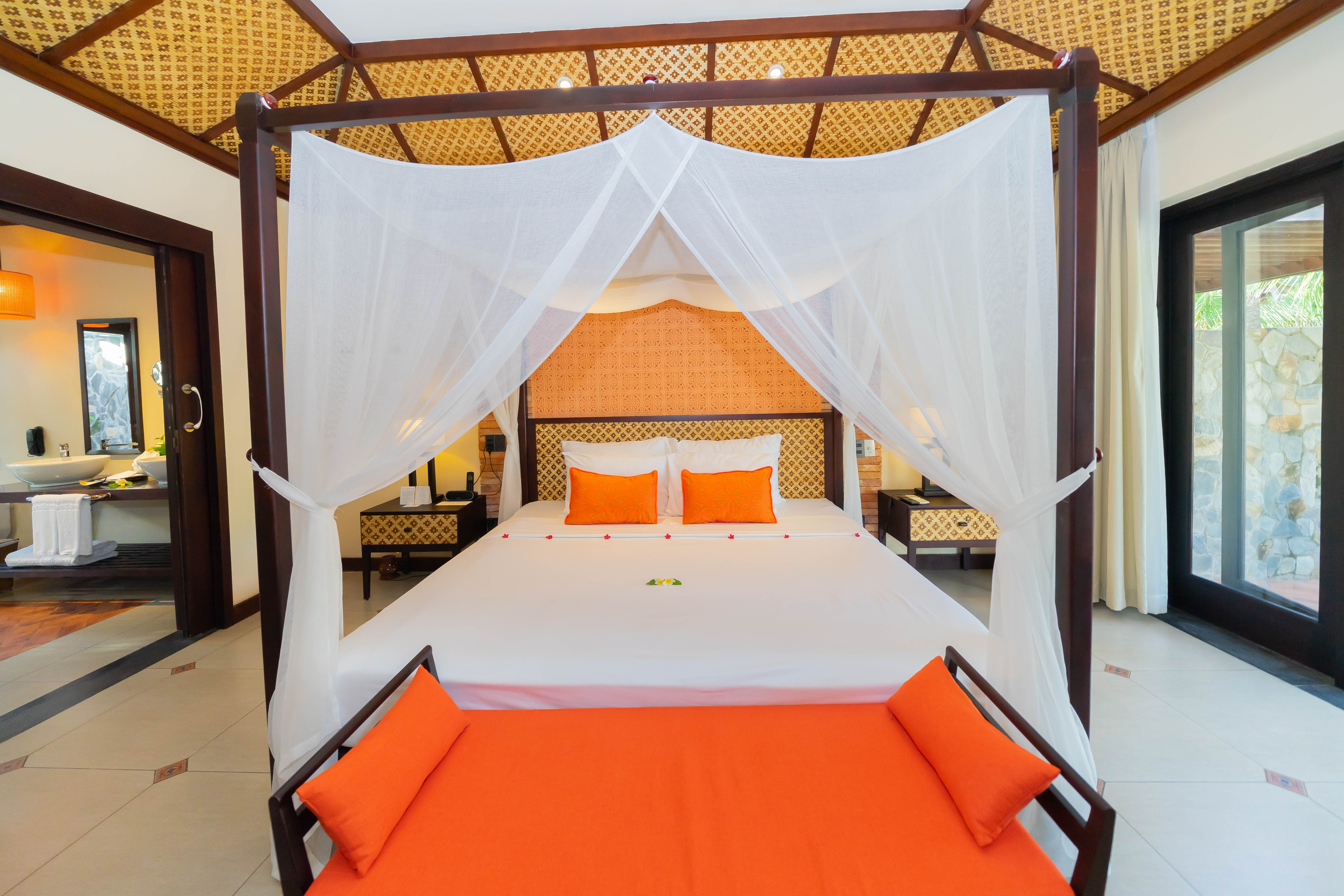 Bungalow Garden View