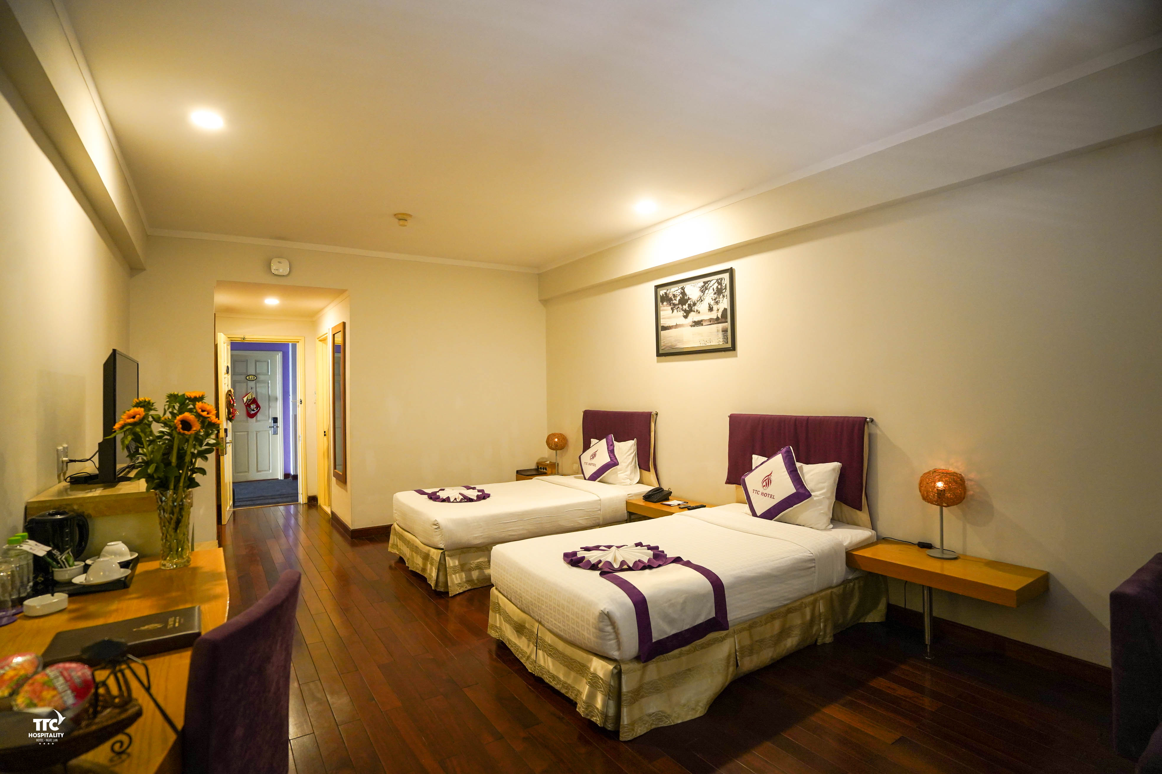 Twin Deluxe City View