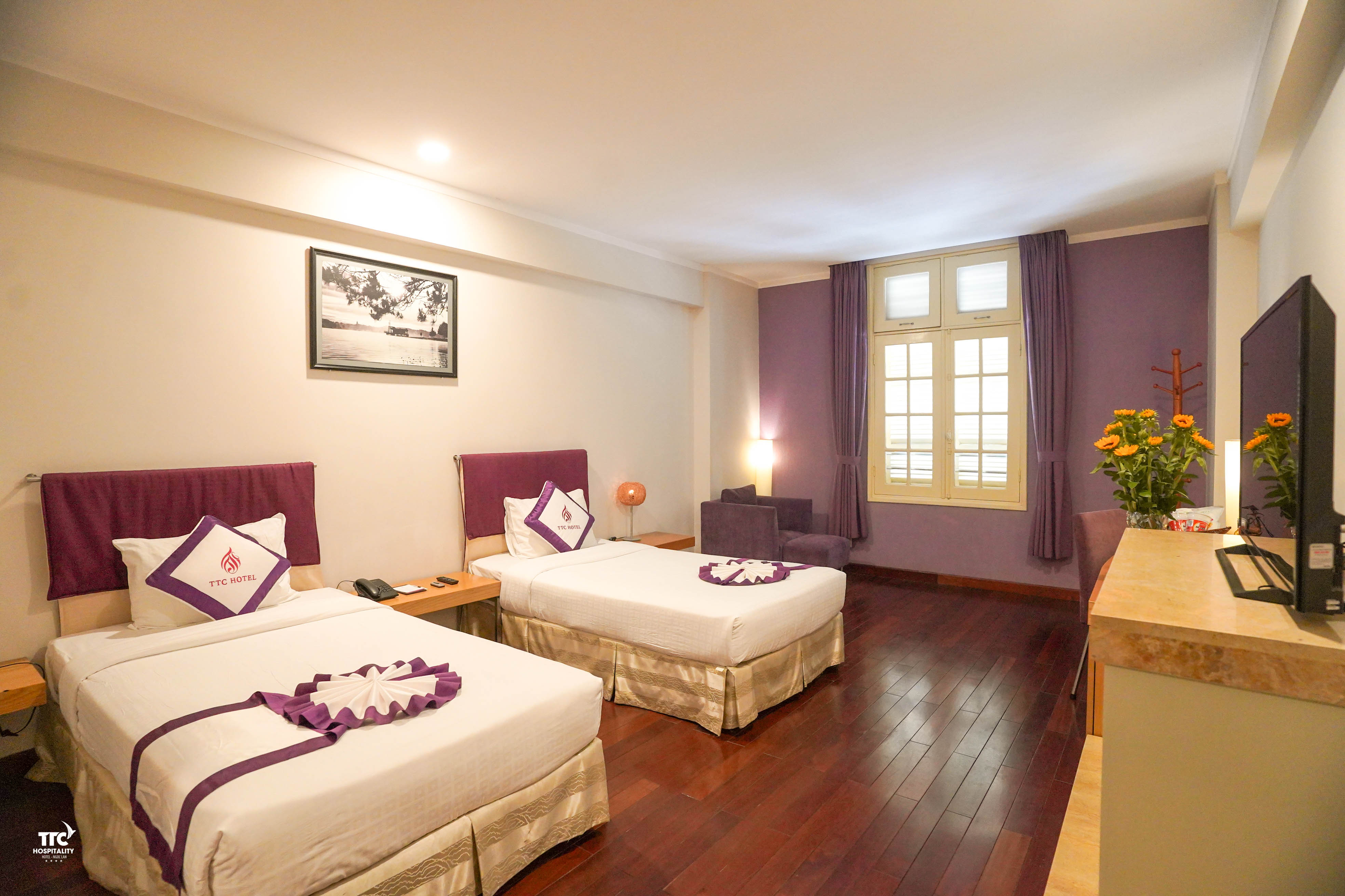 Twin Deluxe City View