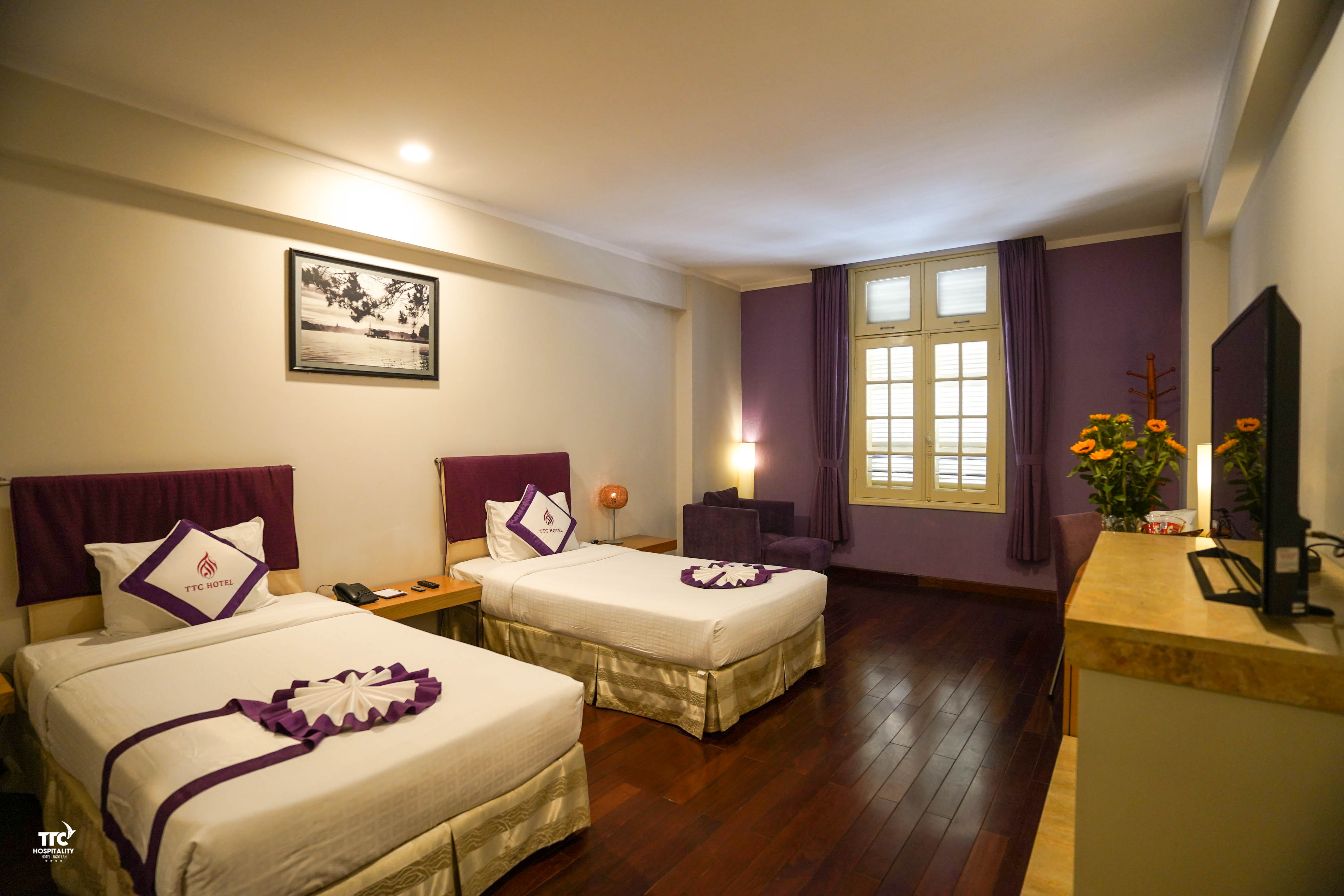 Twin Deluxe City View