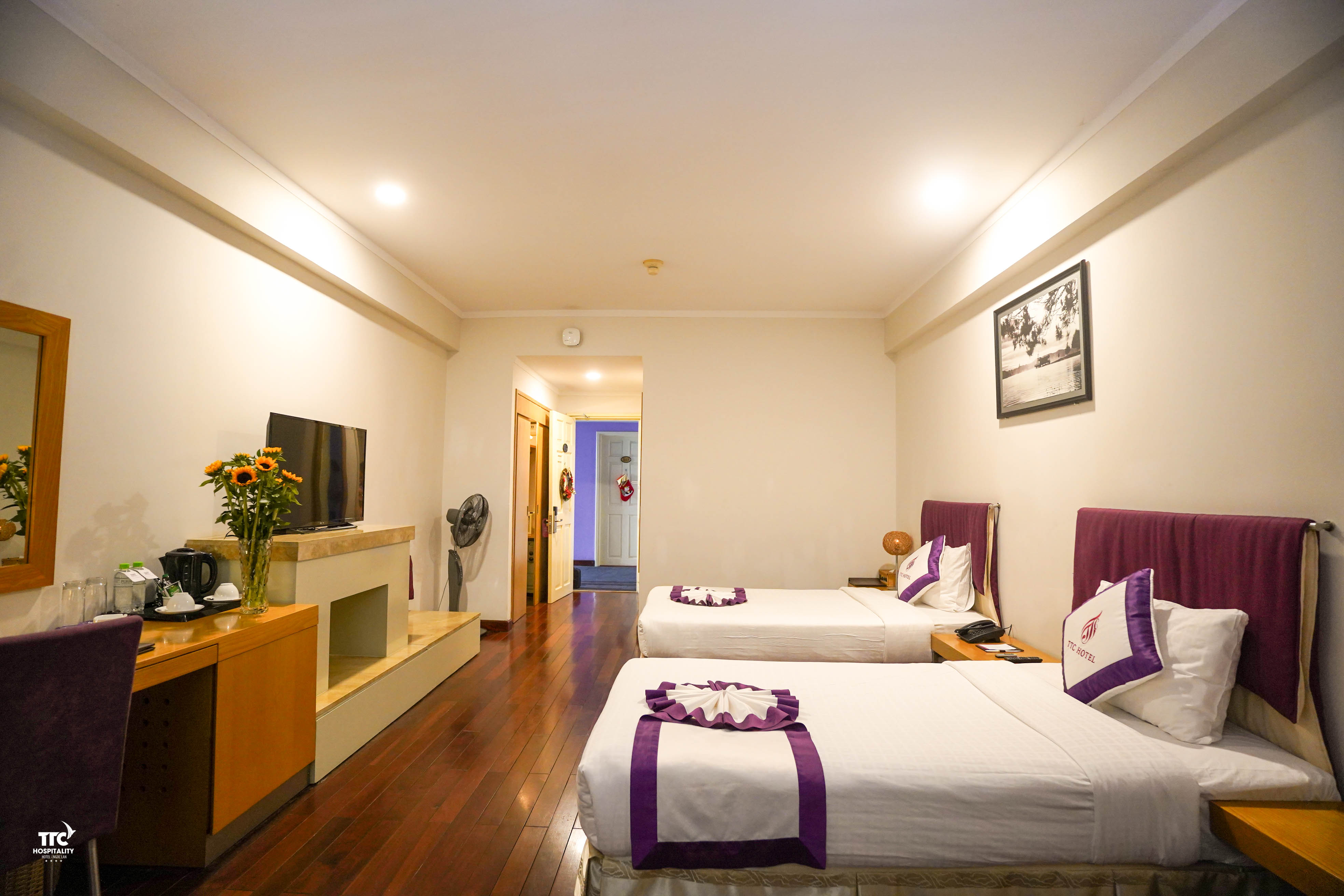 Twin Deluxe City View