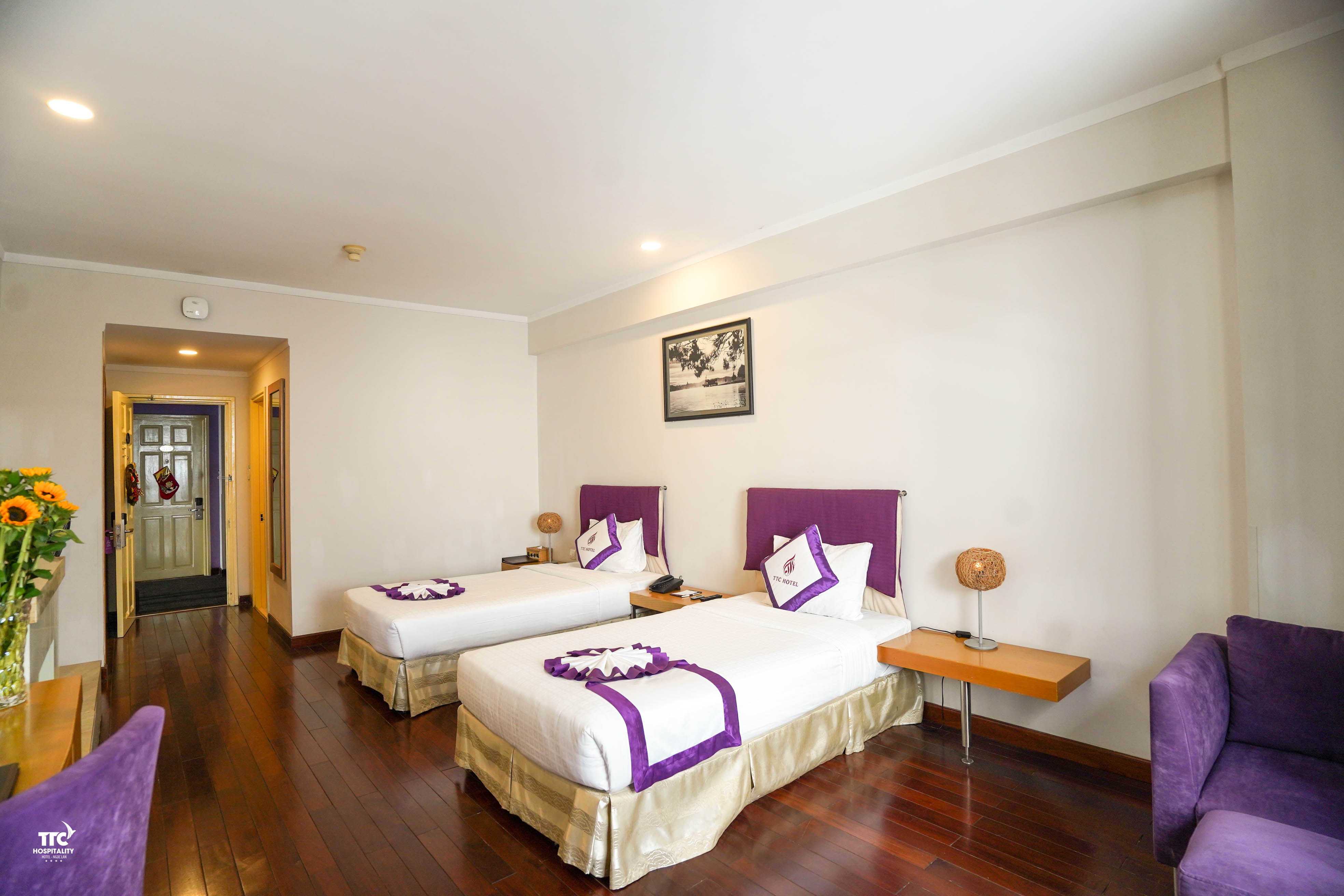 Twin Deluxe City View