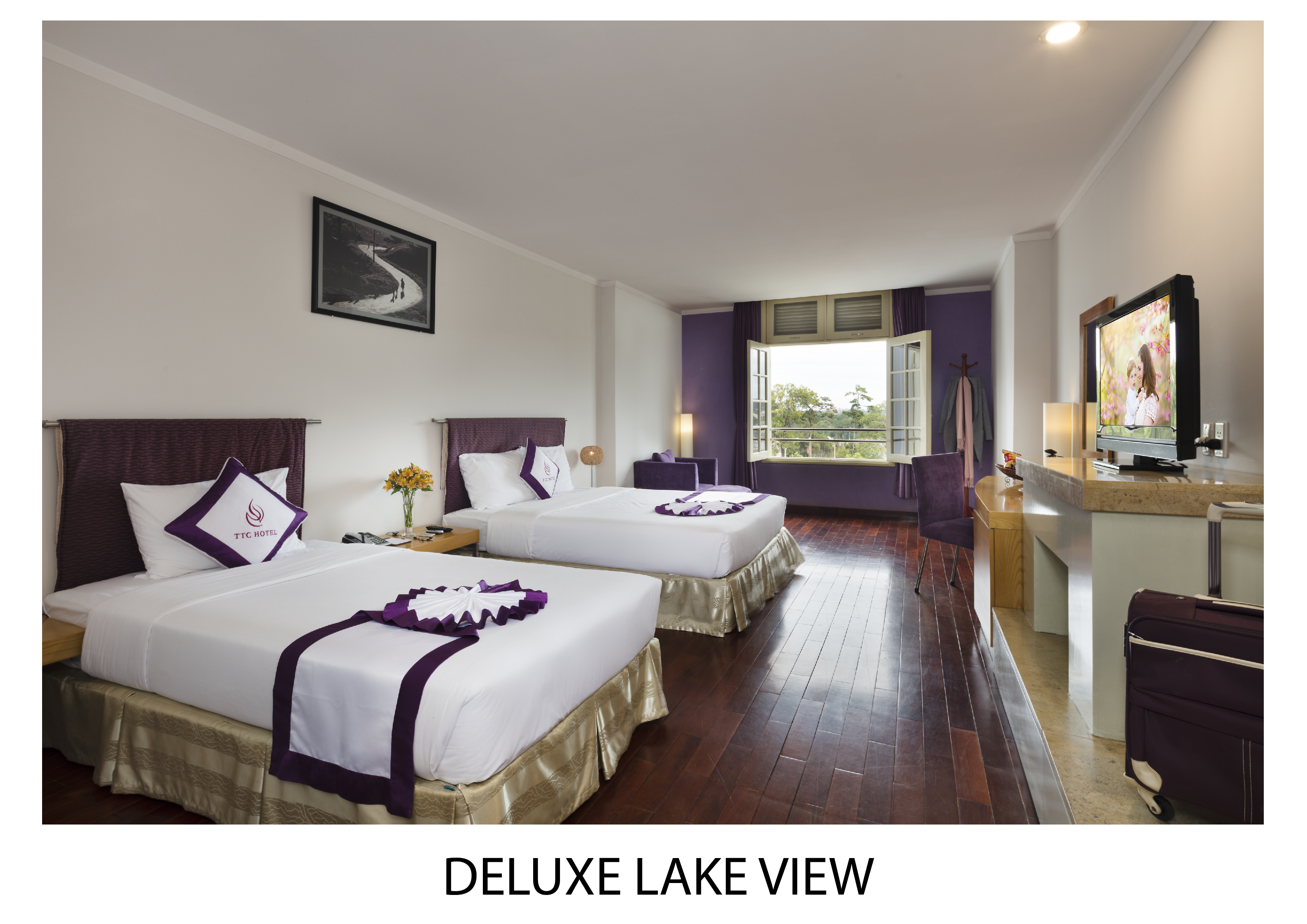 Twin Deluxe Lake View