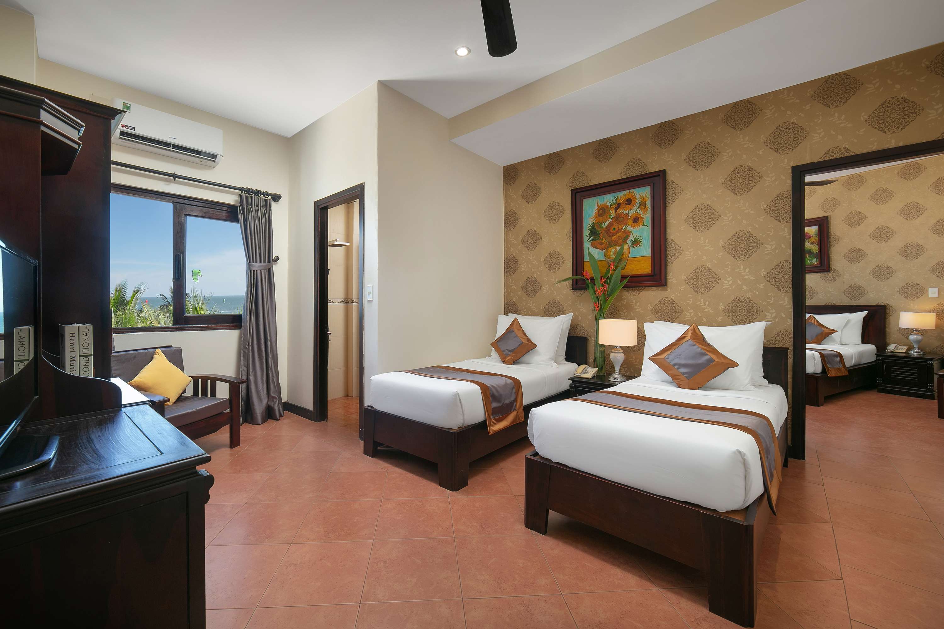 Family Room Garden View