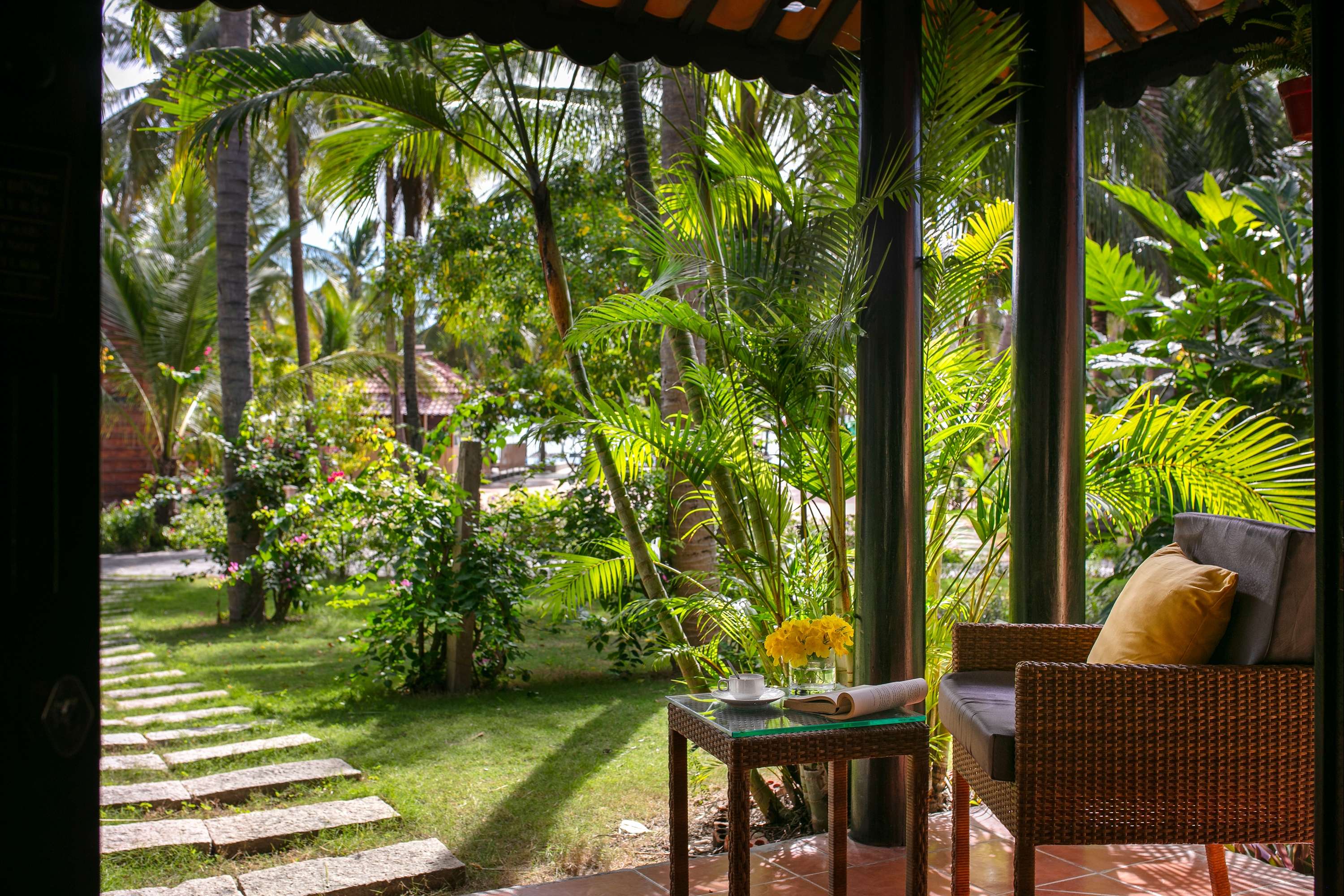 Bungalow King Size Bed