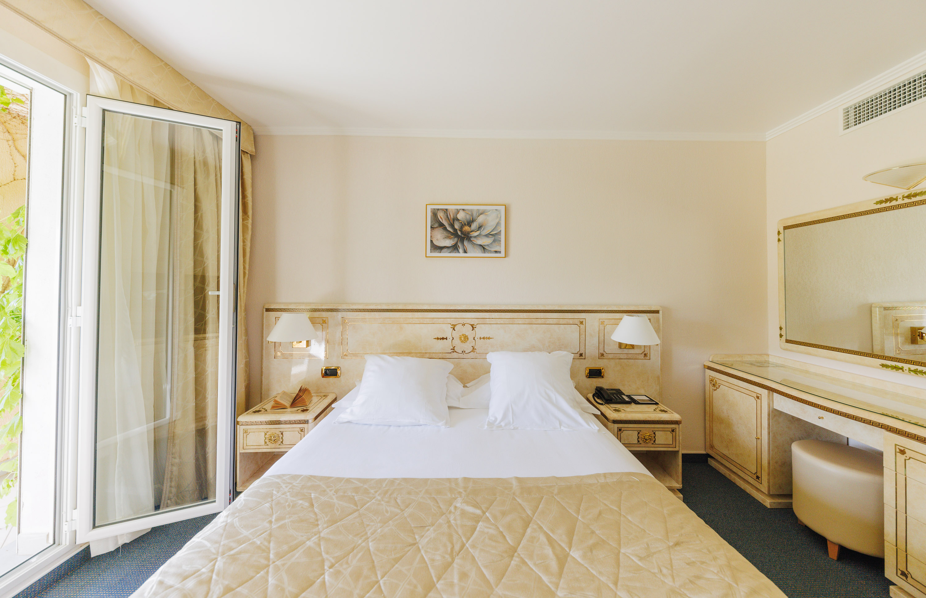 Double Classic Garden View