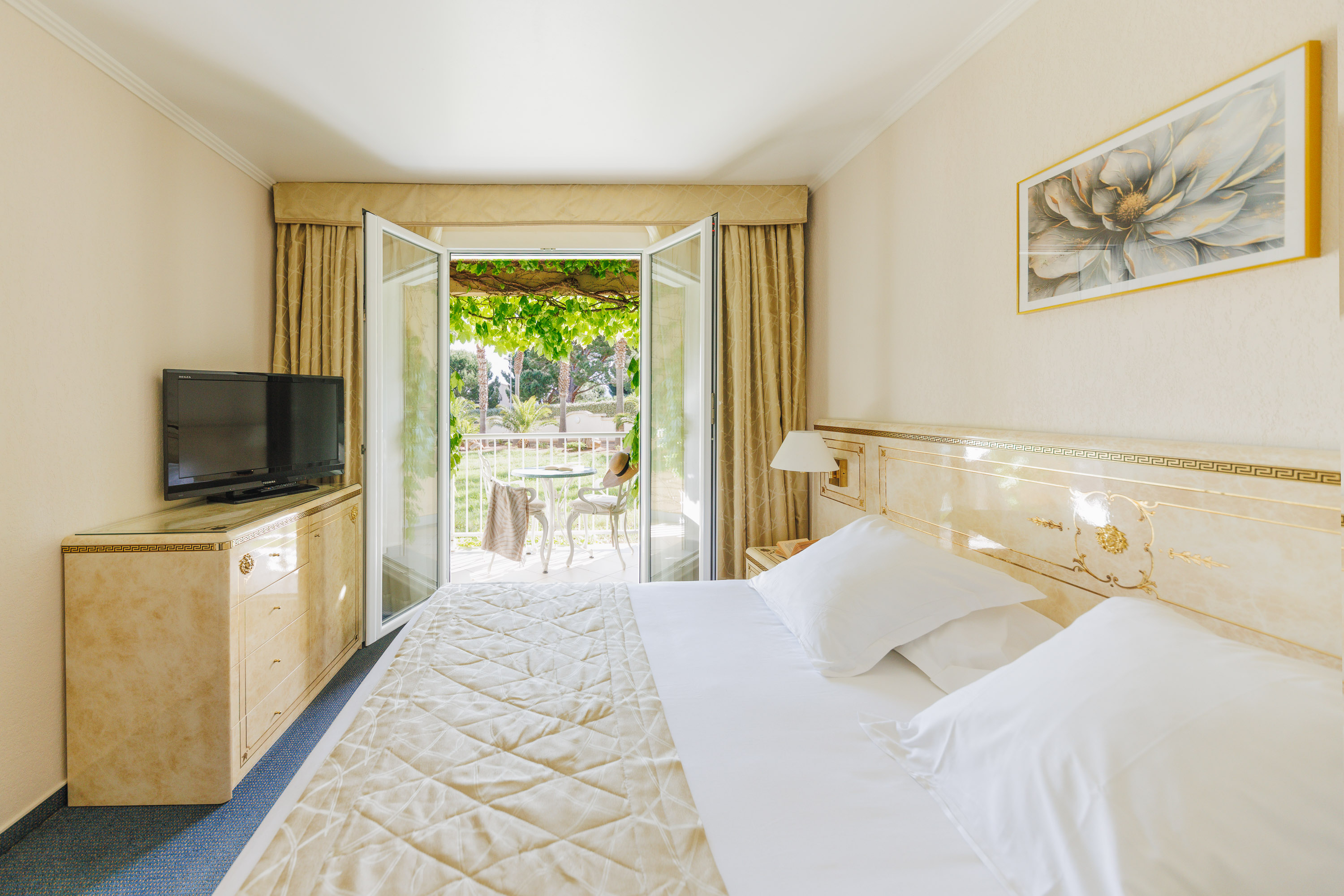 Double Classic Garden View