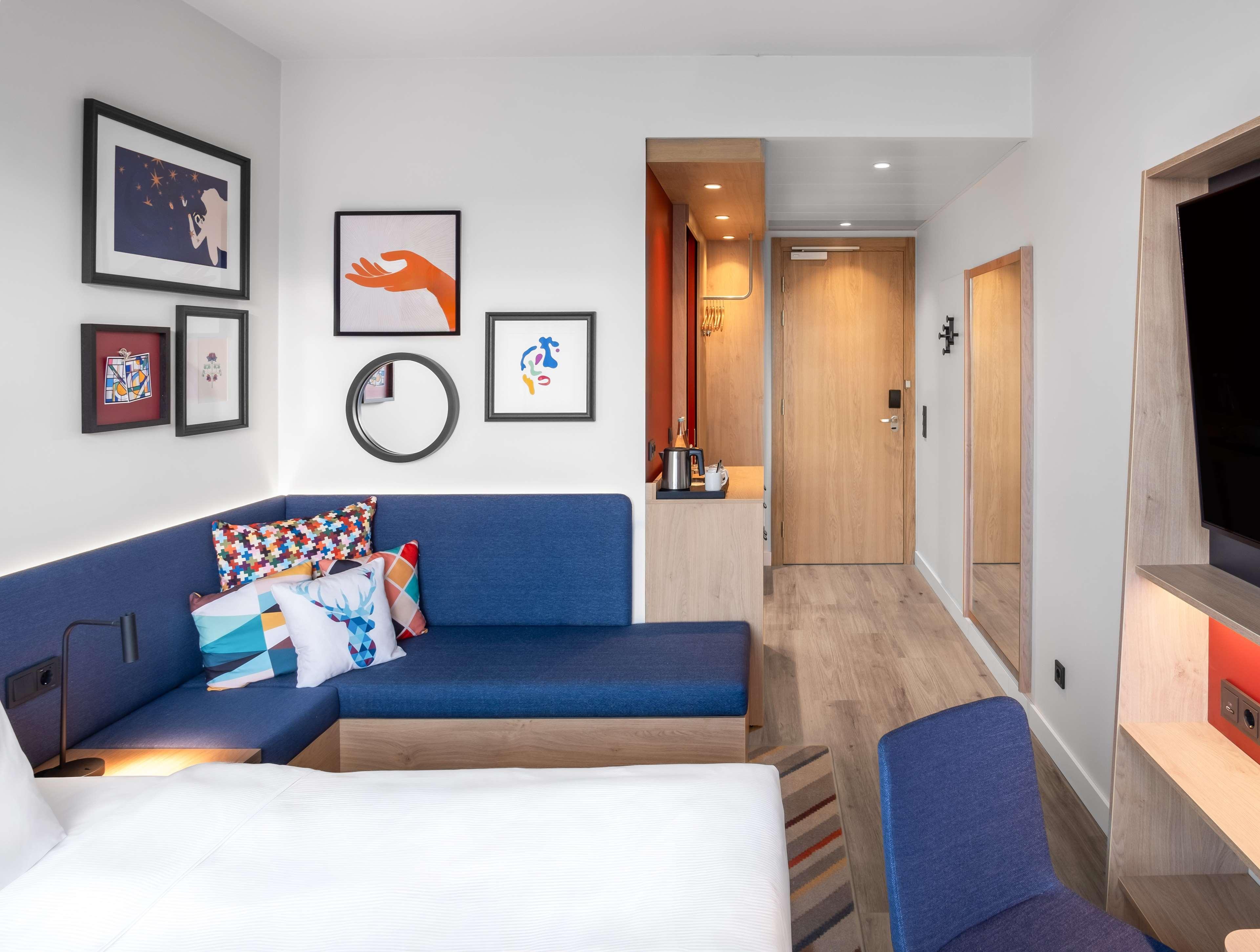 Double Queen Size Bed