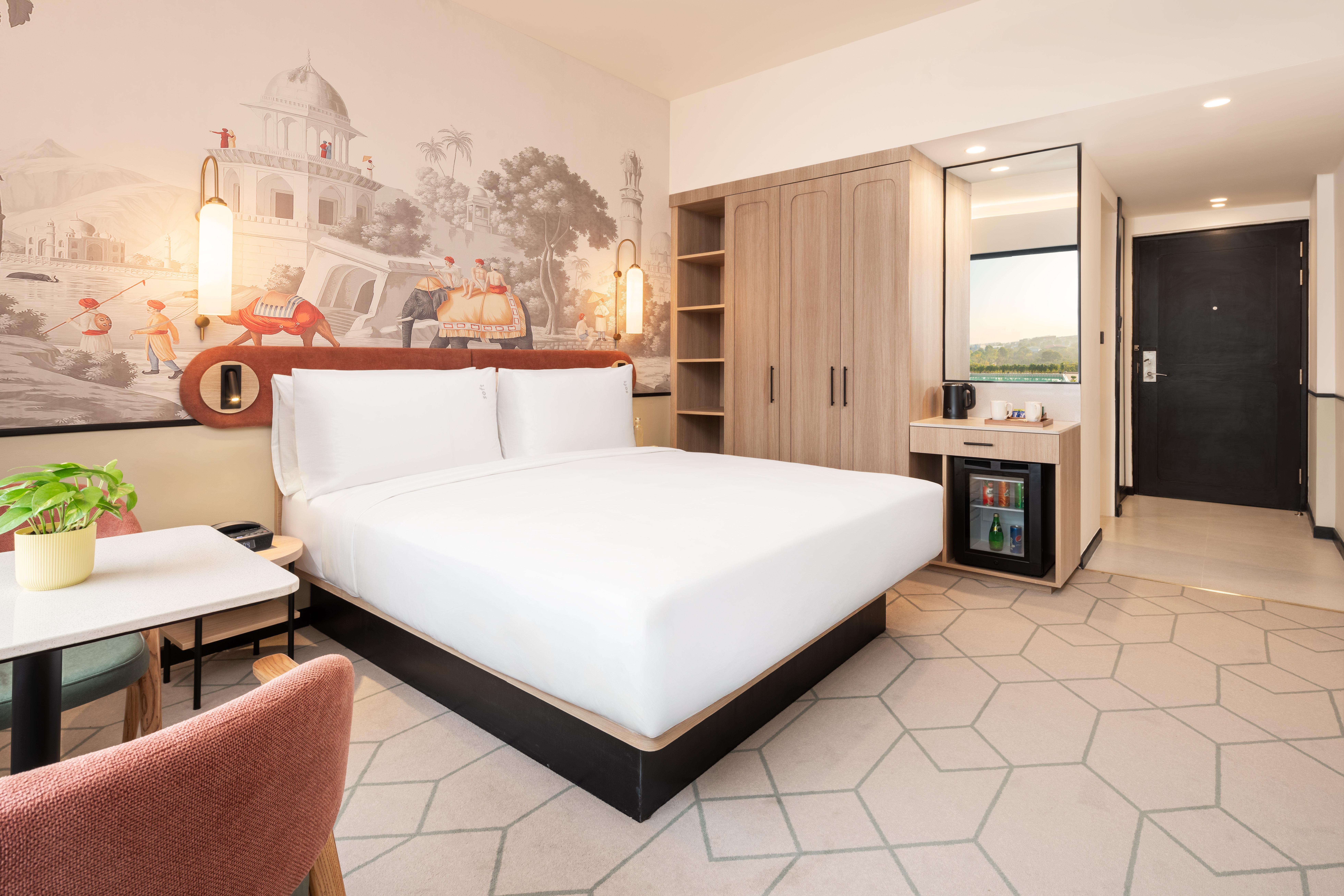 Double Pool View King Bed